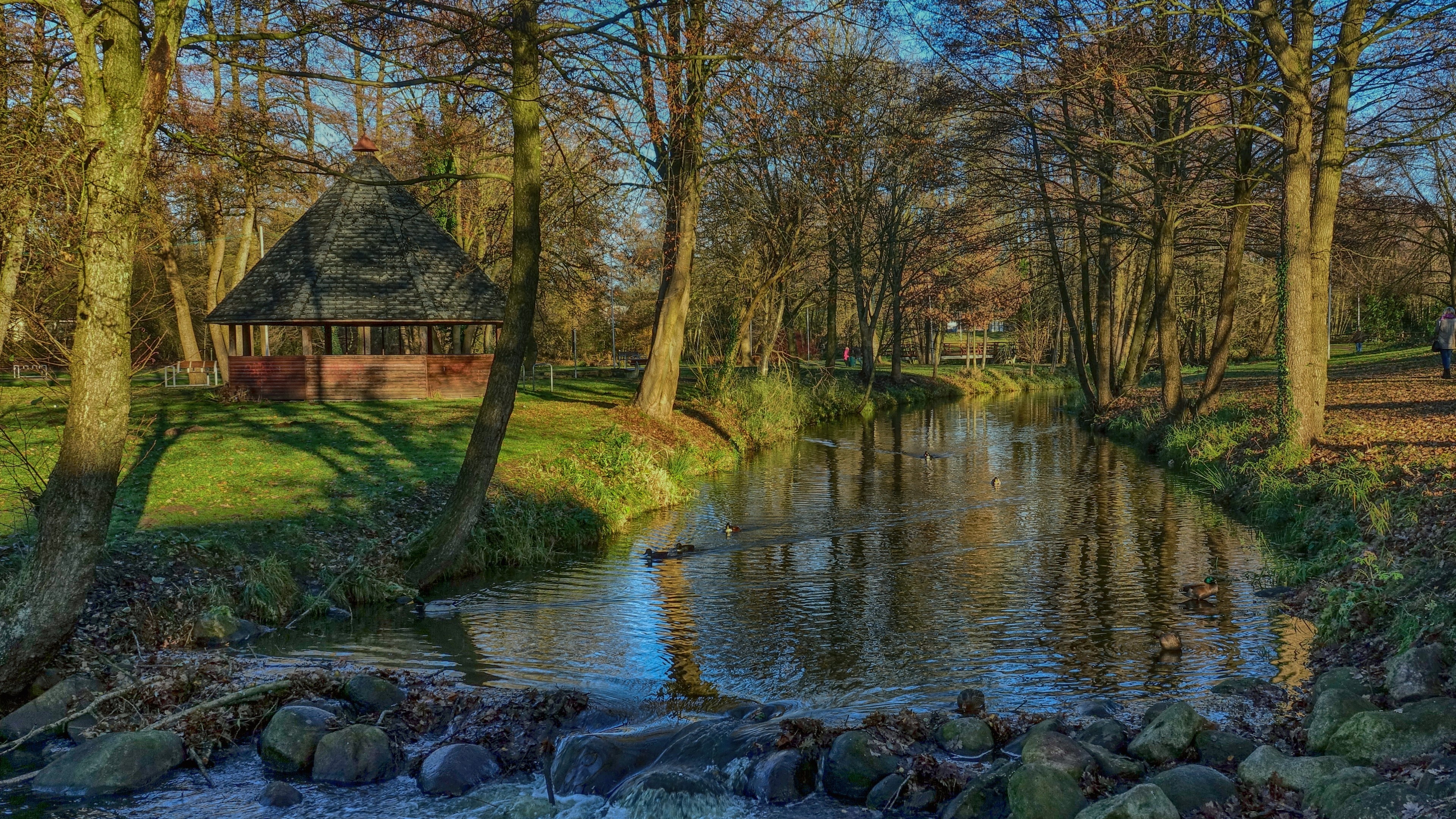 Riverside travels, Riverside gazebo, Wallpaper backiee, Nature, 3840x2160 4K Desktop