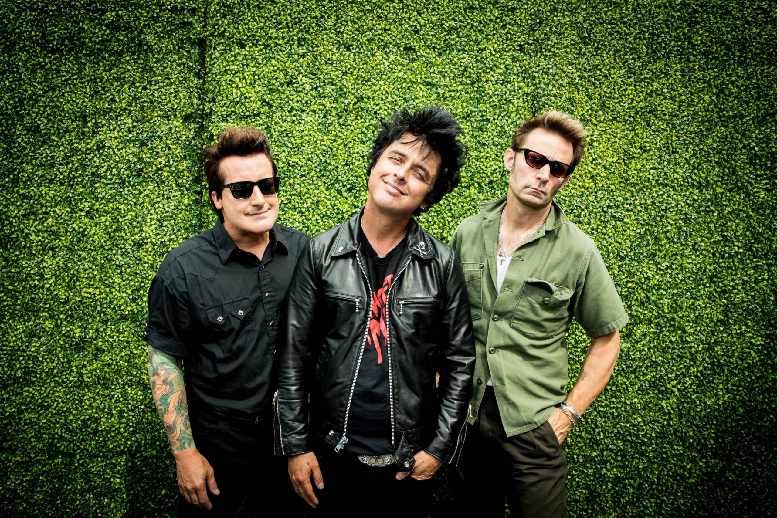 New Green Day song, Here Comes the Shock, Energetic punk anthem, Catchy chorus, 2560x1710 HD Desktop
