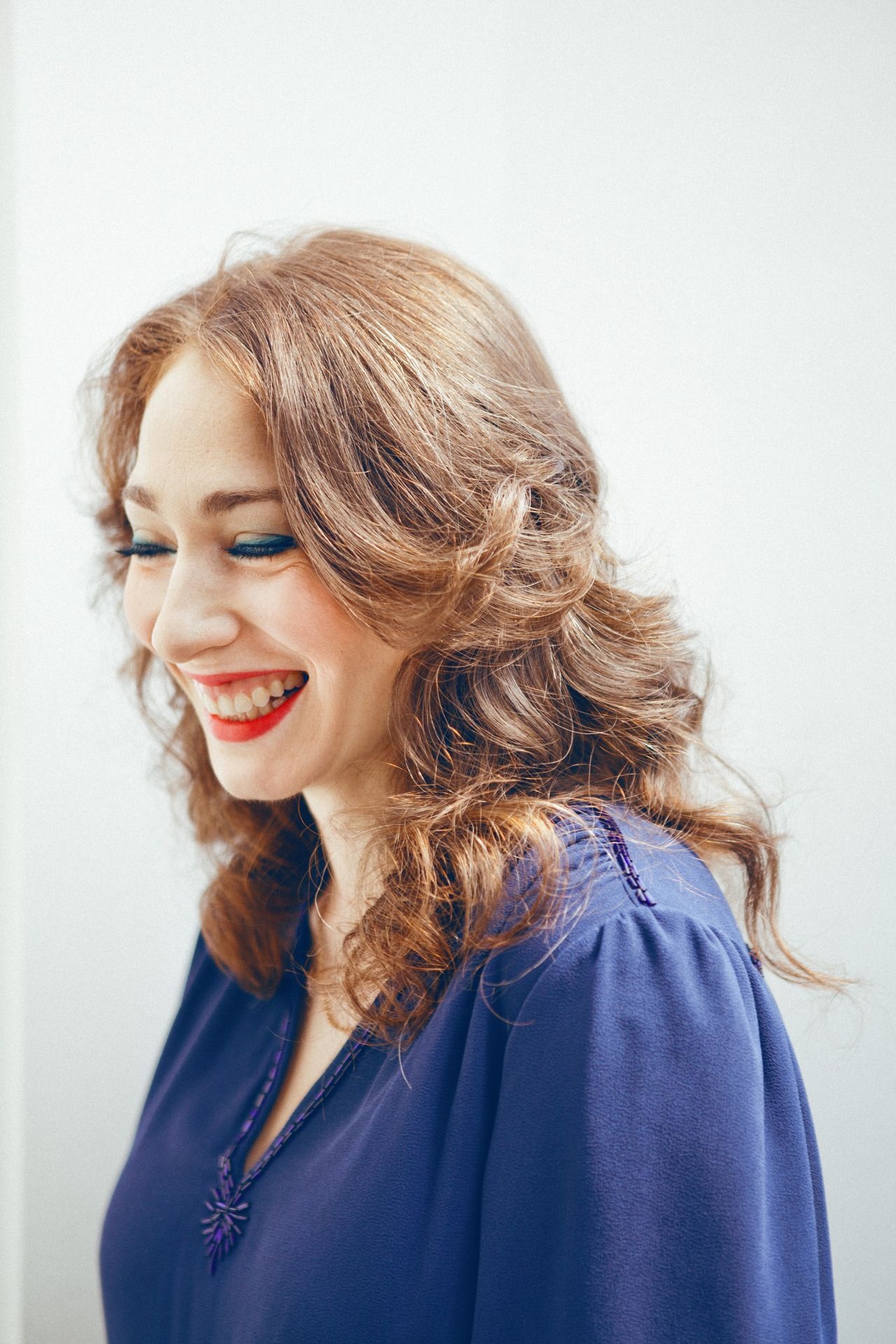 Regina Spektor, Elizabeth Weinberg, Music photoshoot, 1280x1920 HD Phone