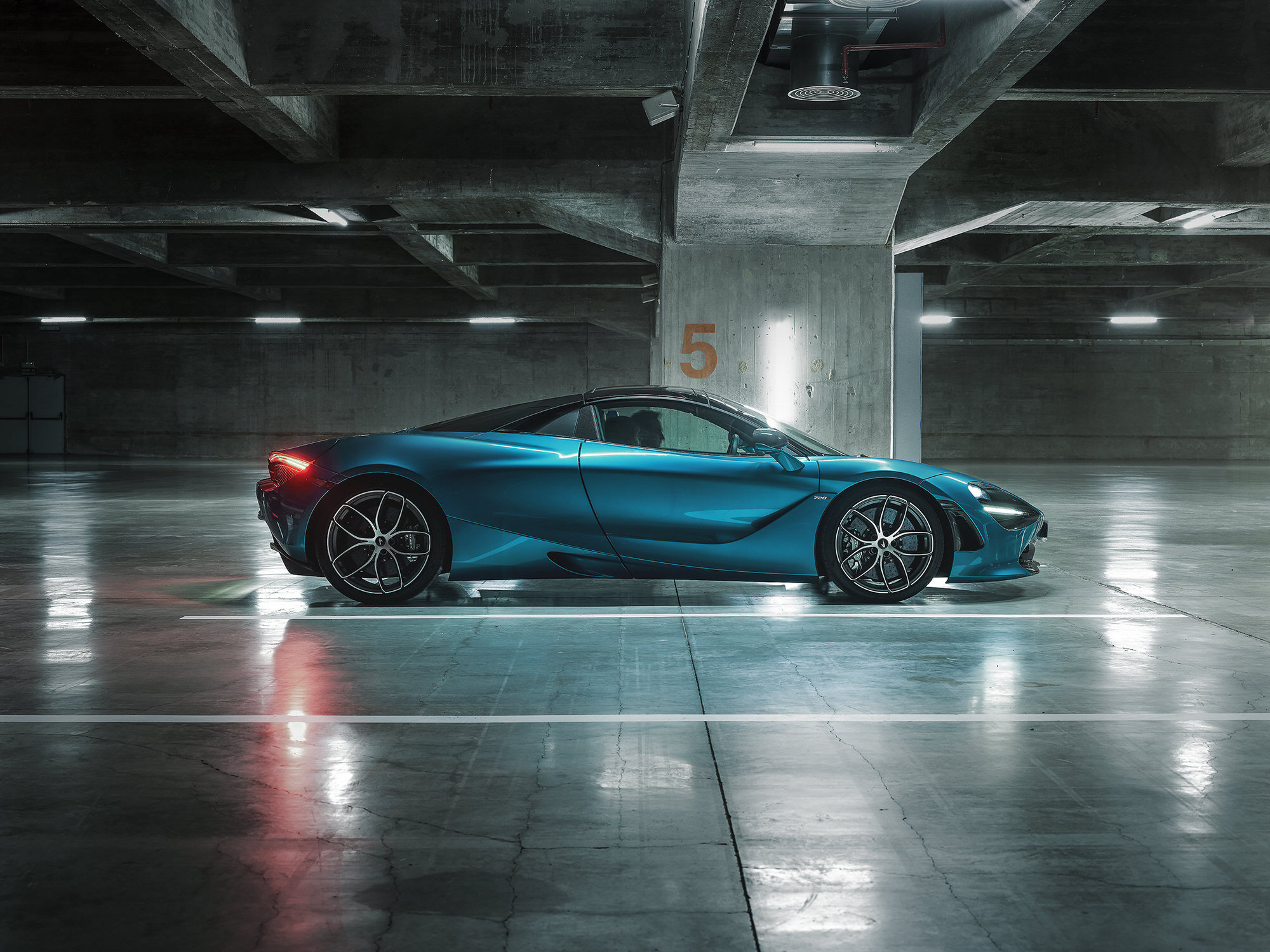 McLaren 720S, Madrid, 2000x1500 HD Desktop