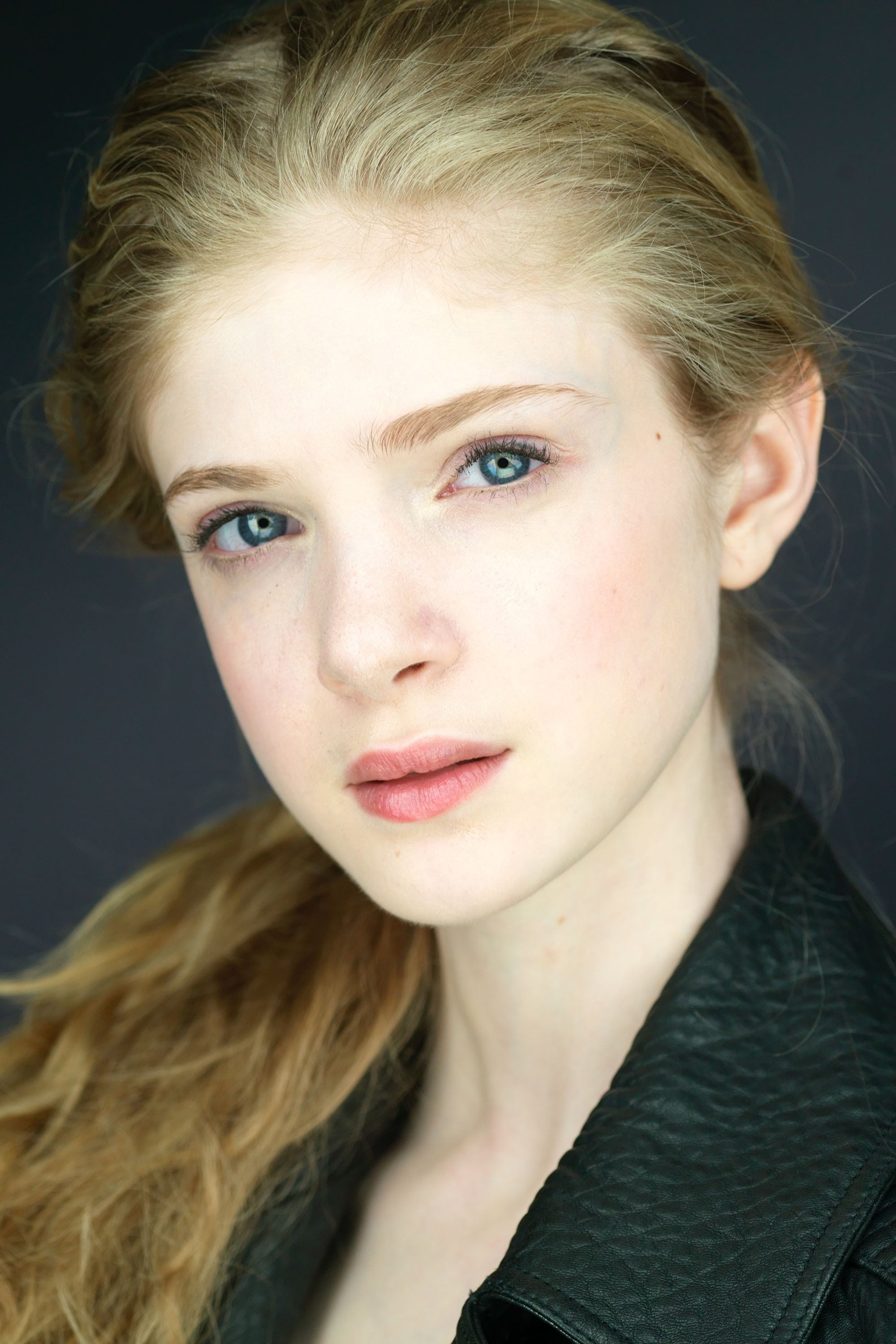 Elena Kampouris, Profile images, The Movie Database, 2000x3000 HD Phone