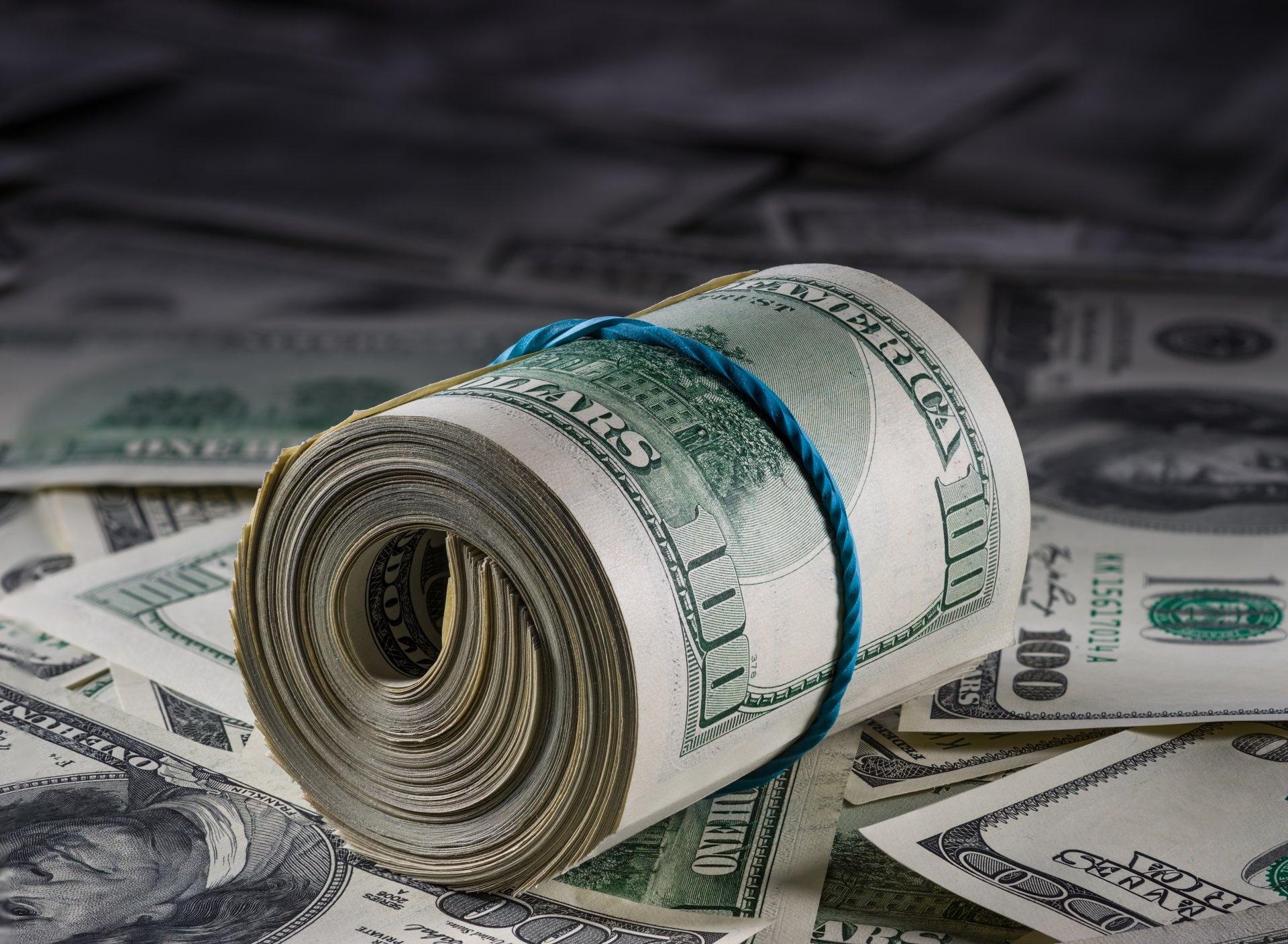 Rolled hundred-dollar bills, Blue rubber band, Benjamin Franklin portrait, HD Desktop wallpaper