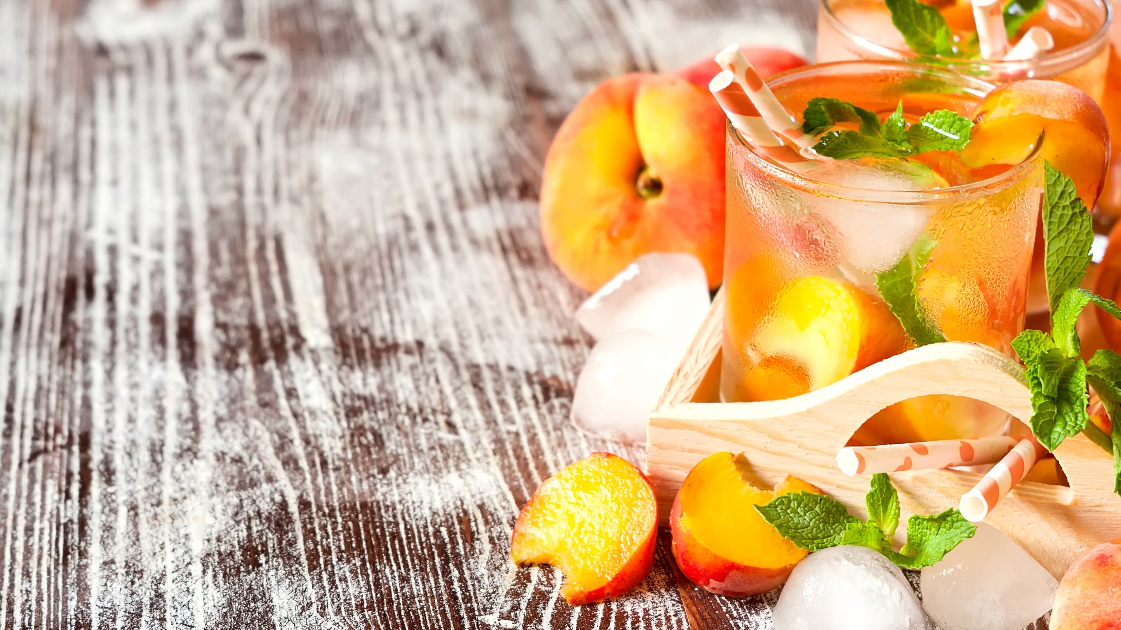 Peach cocktail UHD 4K wallpaper, Refreshing drink, Exquisite presentation, Fruity delight, 3840x2160 4K Desktop