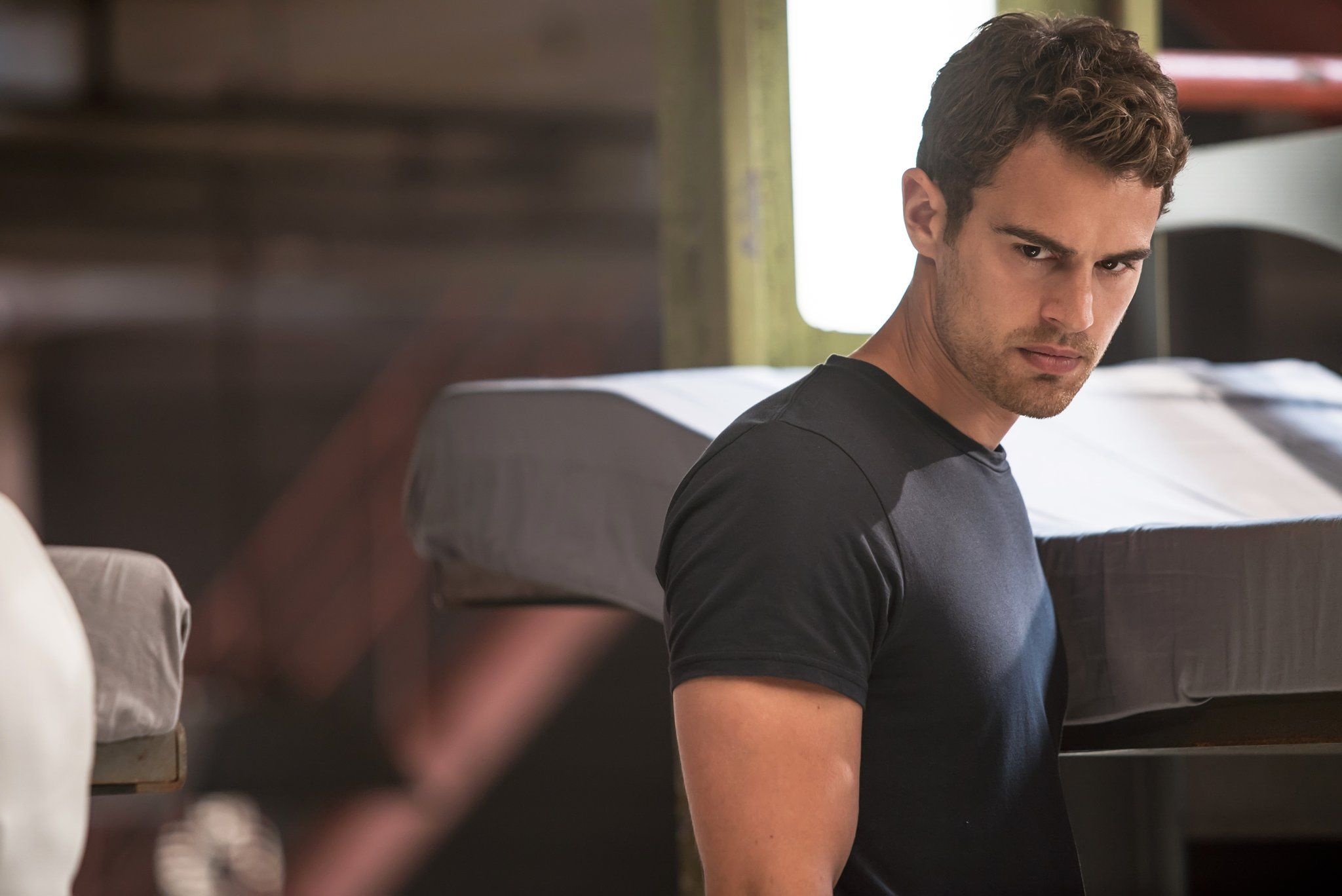 Theo James, Divergent actor, Handsome charm, Talented performer, 2050x1370 HD Desktop