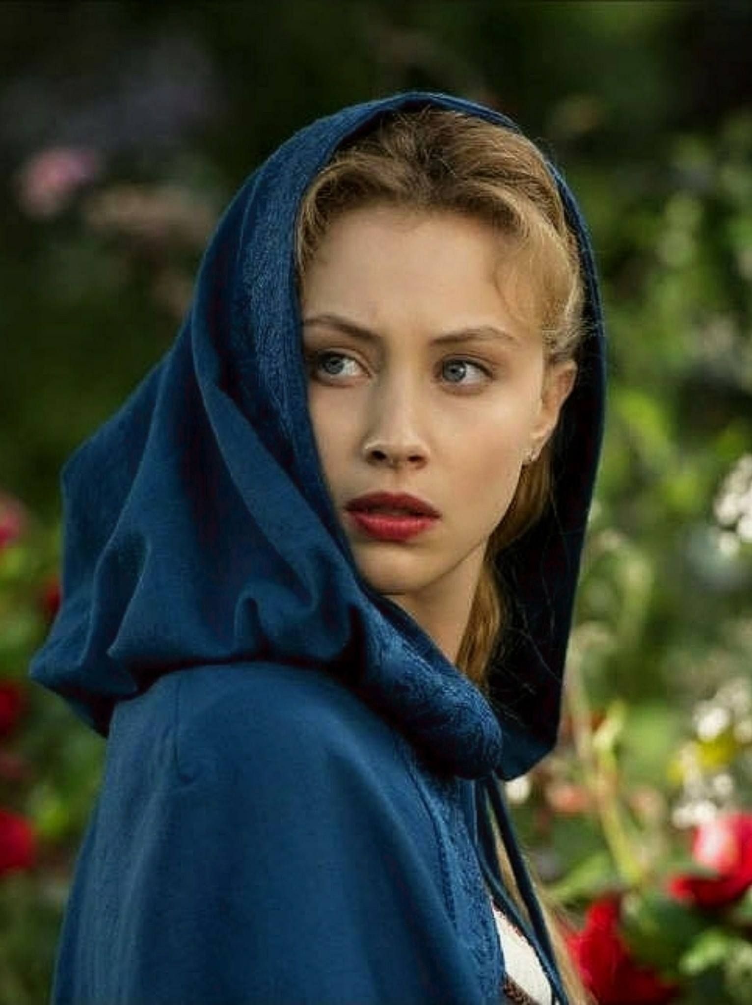 Sarah Gadon, HP characters, Fred Weasley George Weasley, 1540x2050 HD Phone