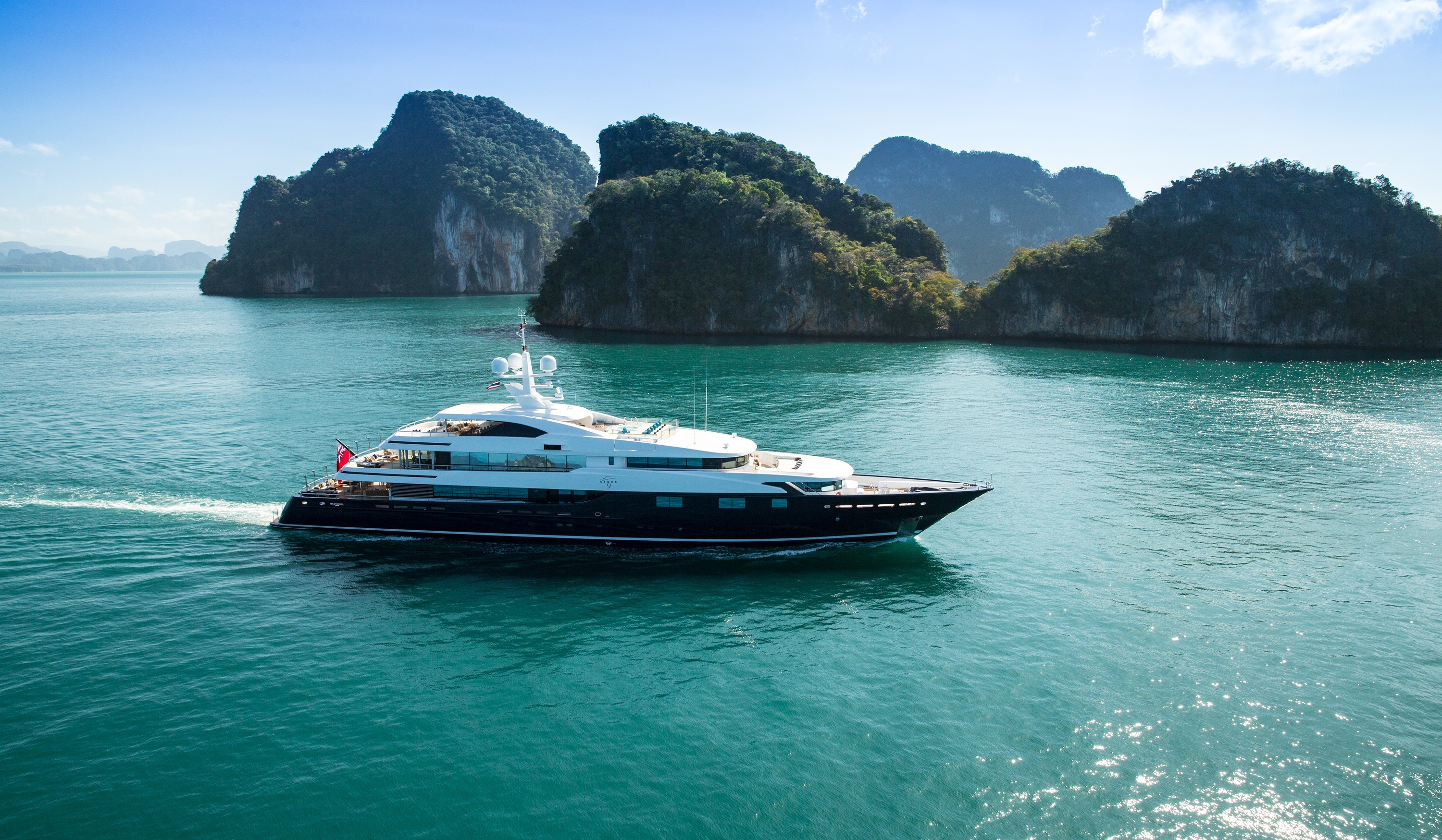 110 yacht HD, Imposing beauty, Seafaring adventure, Luxury at sea, 3000x1750 HD Desktop