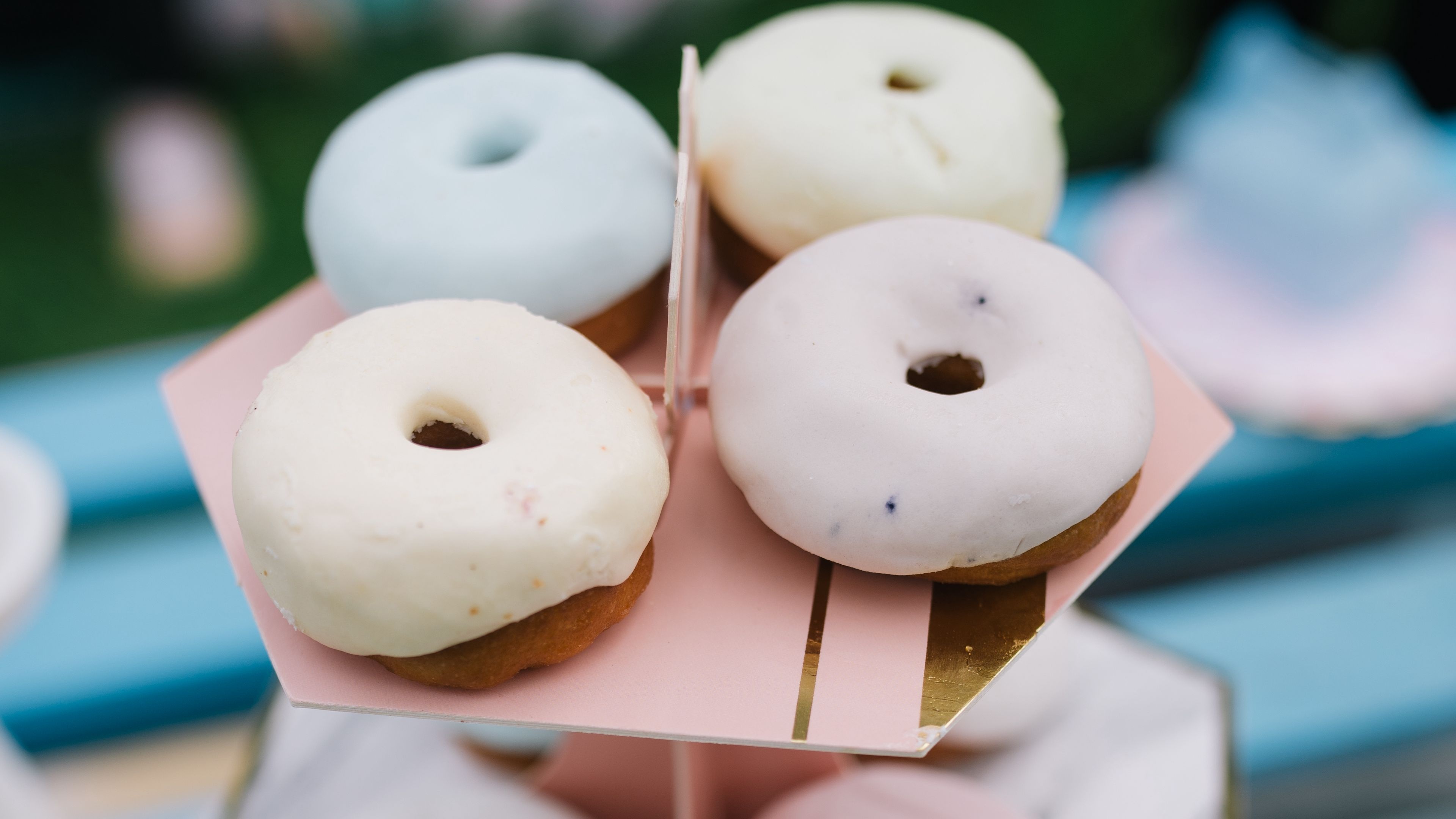 Donuts with frosting, Mouthwatering dessert, Perfect for 2021, Holiday indulgence, 3840x2160 4K Desktop