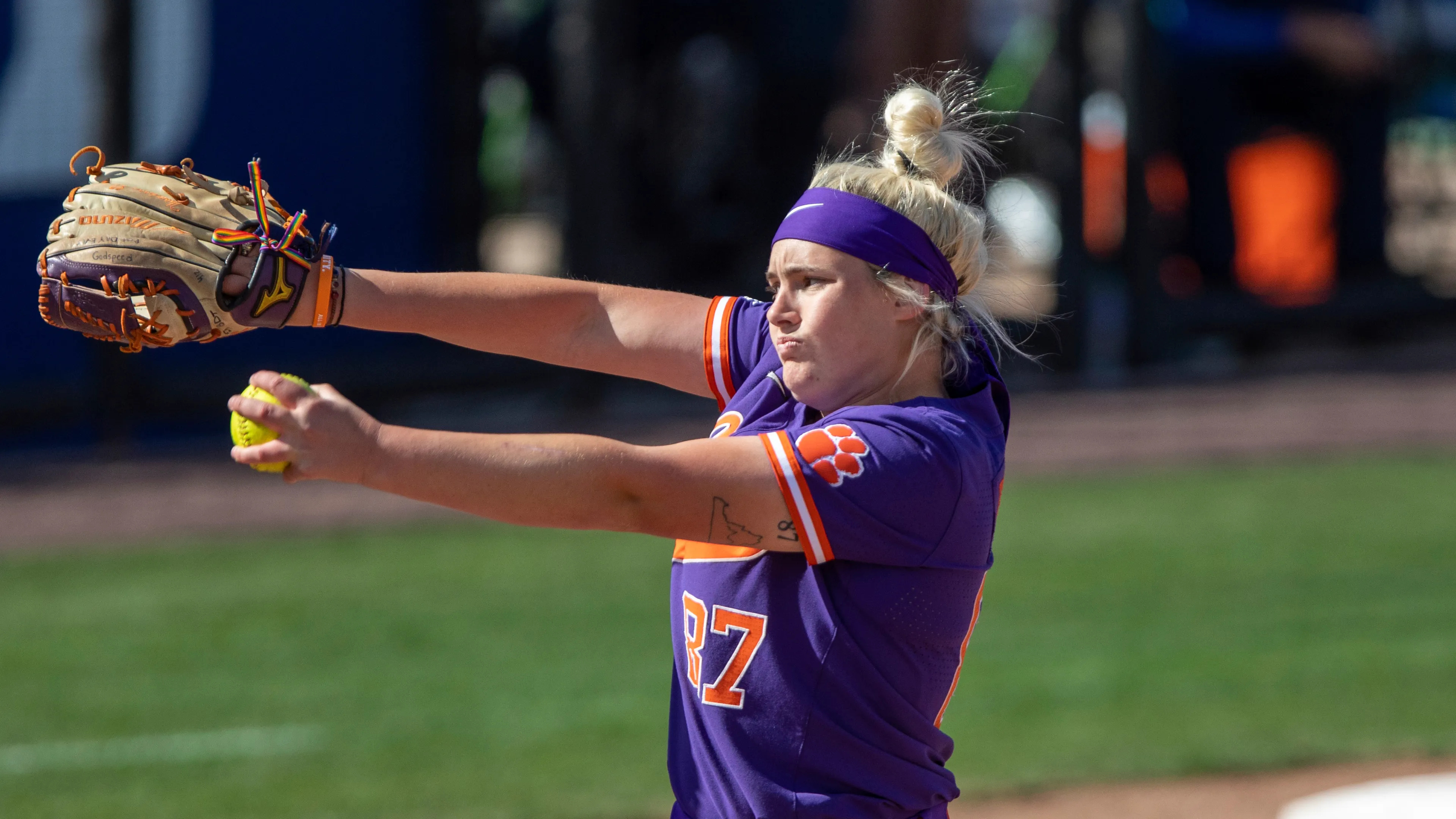 Millie Thompson, Softball Wallpaper, 3840x2160 4K Desktop