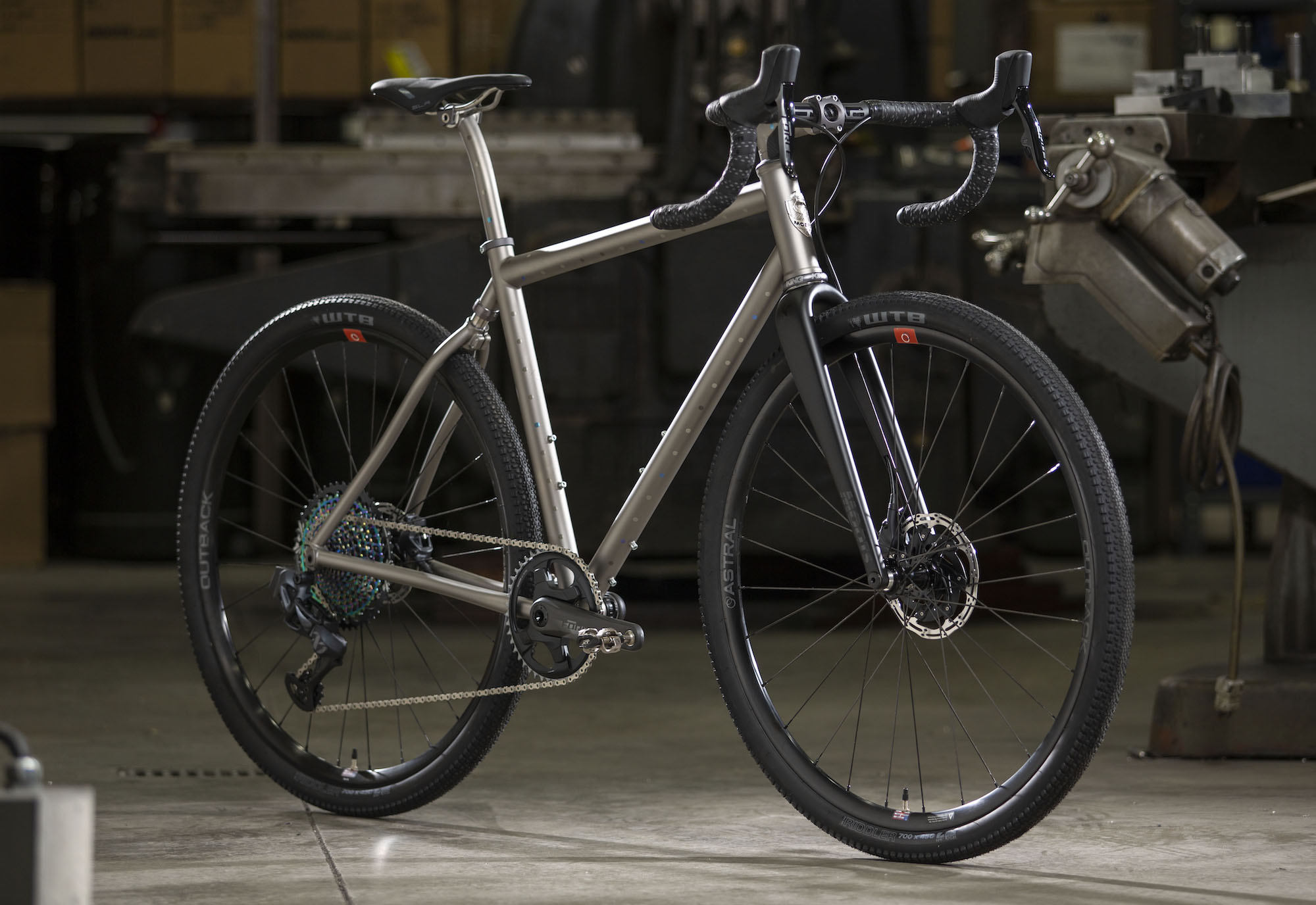 Gravel race bike, Gravel riding, Micro-suspension, Moots YBB allroad, 2000x1380 HD Desktop