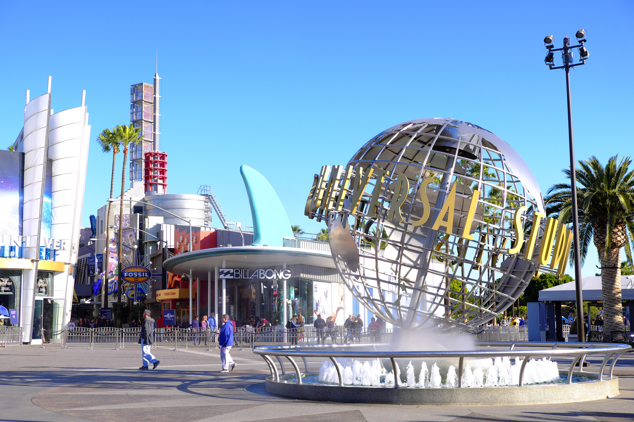 Universal Studios Hollywood, Power outage ride, Stranded visitors, Theme park, 2500x1670 HD Desktop