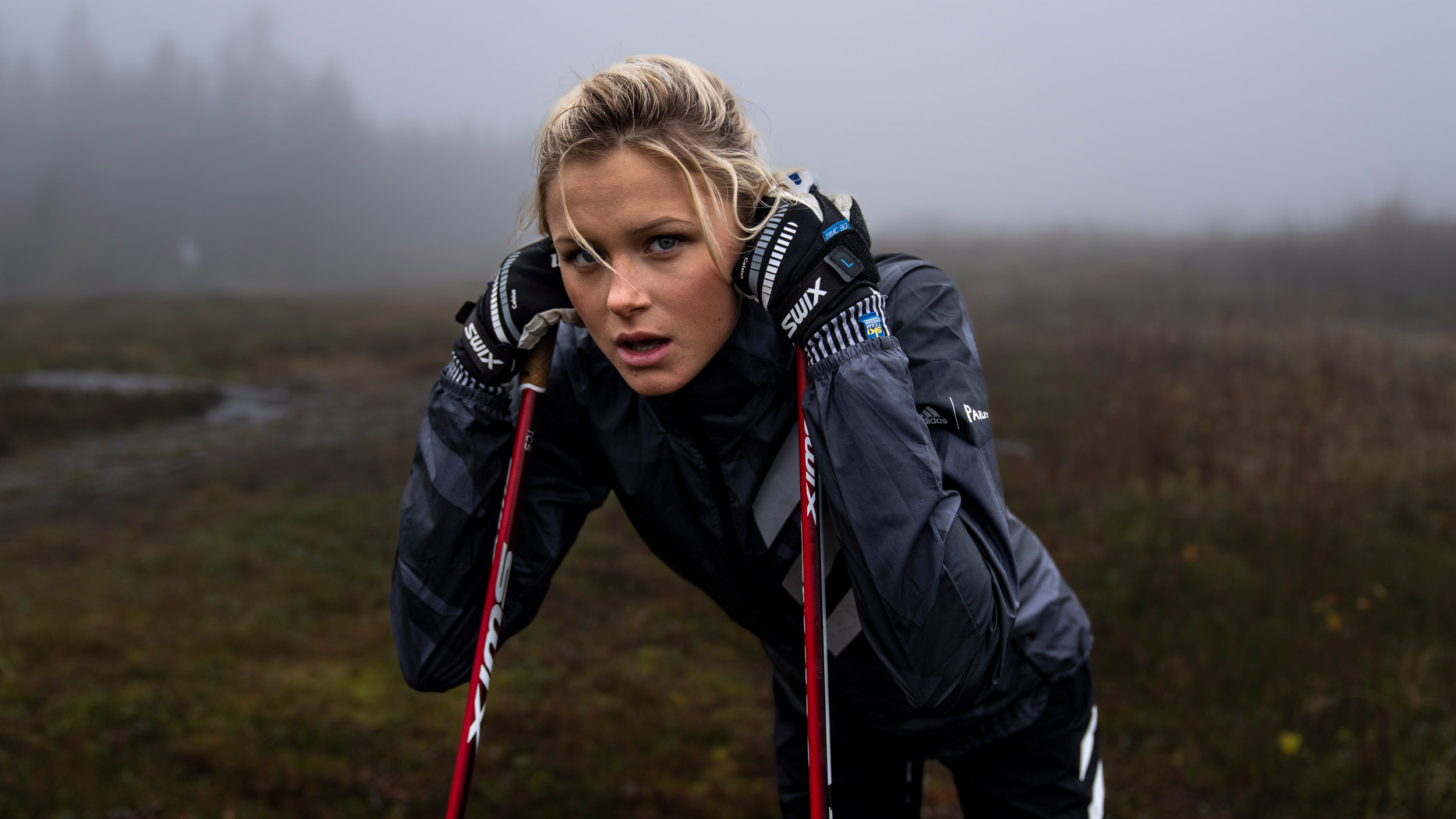 Frida Karlsson, Running with poles, Swix, Skiing technique, 2500x1410 HD Desktop