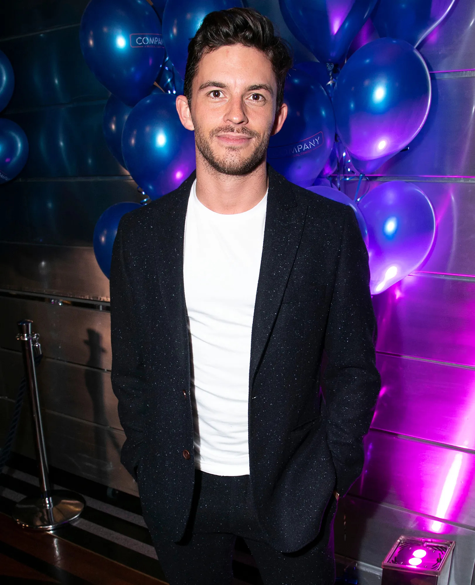 Jonathan Bailey, Straight, Windobi, TV Shows, 1630x2000 HD Phone