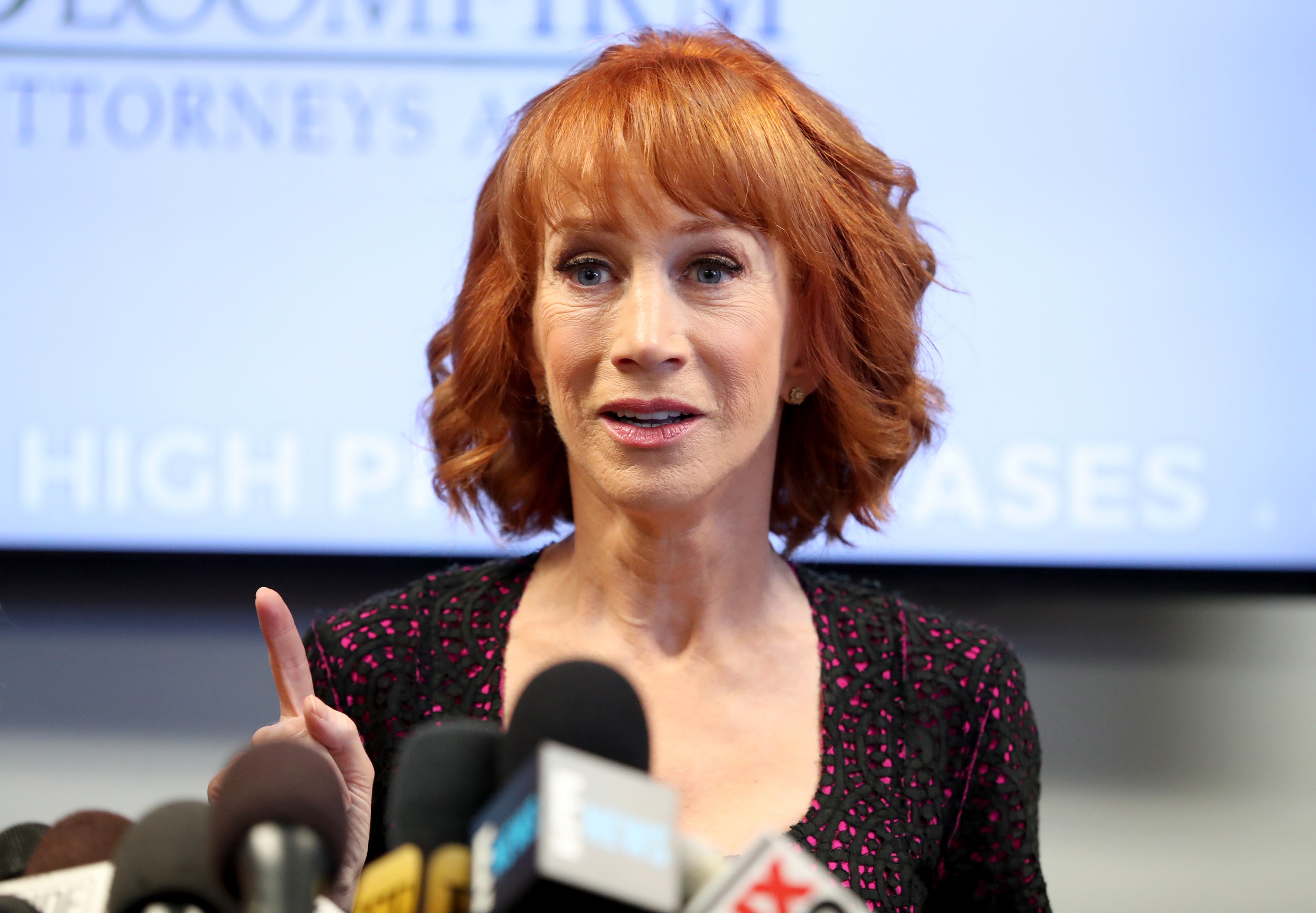 Kathy Griffin, TV celebrity, Emotional breakdown, Trump's impact, 3000x2090 HD Desktop