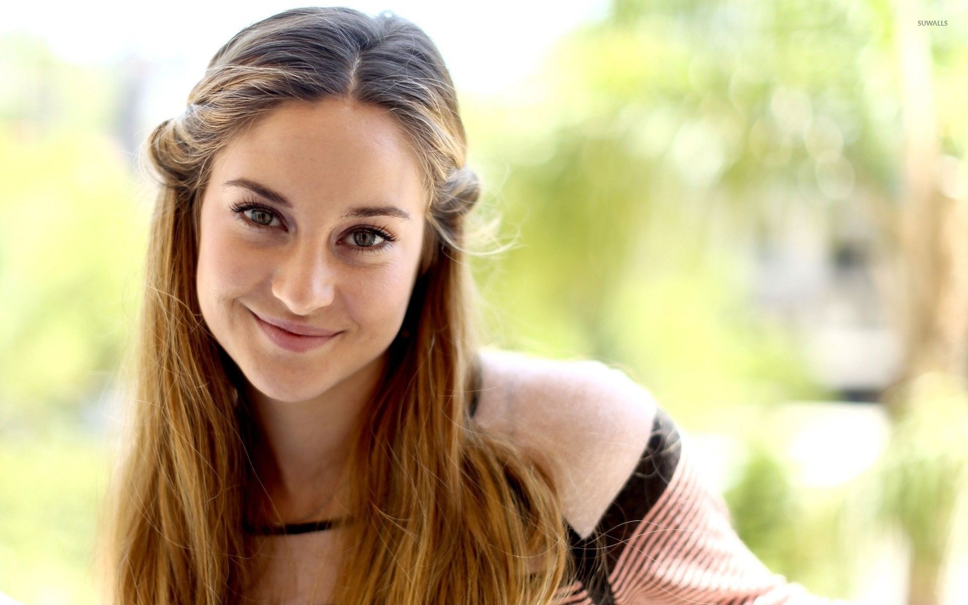 Shailene Woodley, Celebrity wallpaper, 1920x1200 HD Desktop