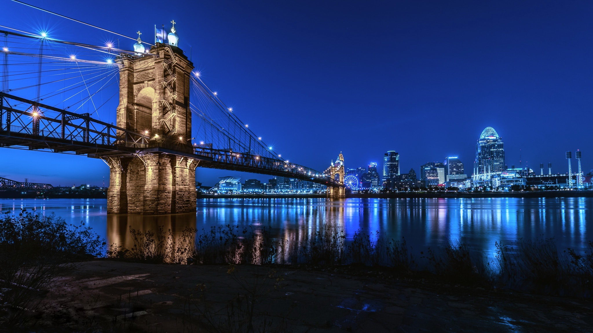Cincinnati, Wallpaper background image, Travels, 2050x1160 HD Desktop