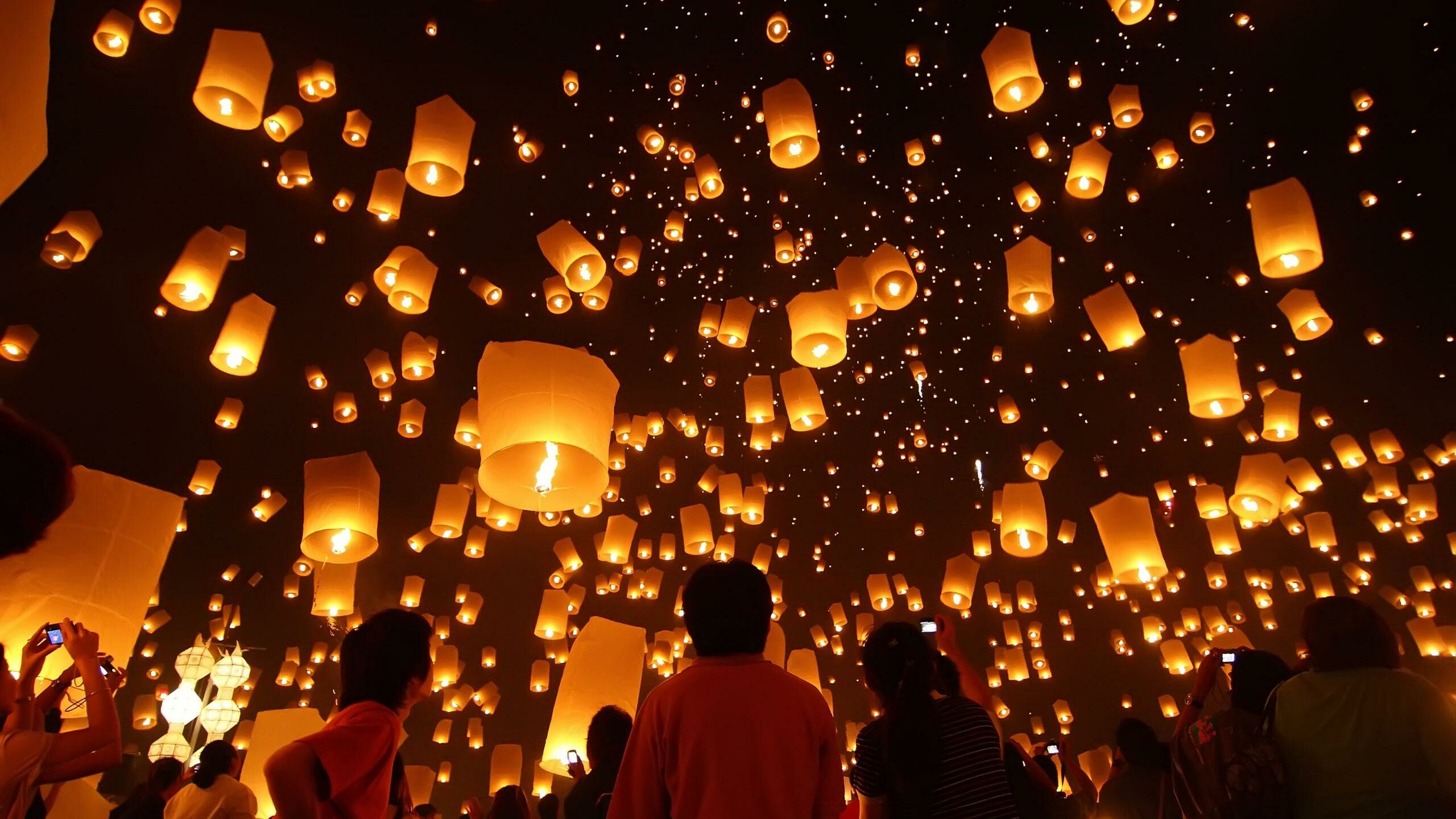 Floating Lanterns Festival, Night-time spectacle, Ethereal glow, Magical ambiance, 2560x1440 HD Desktop