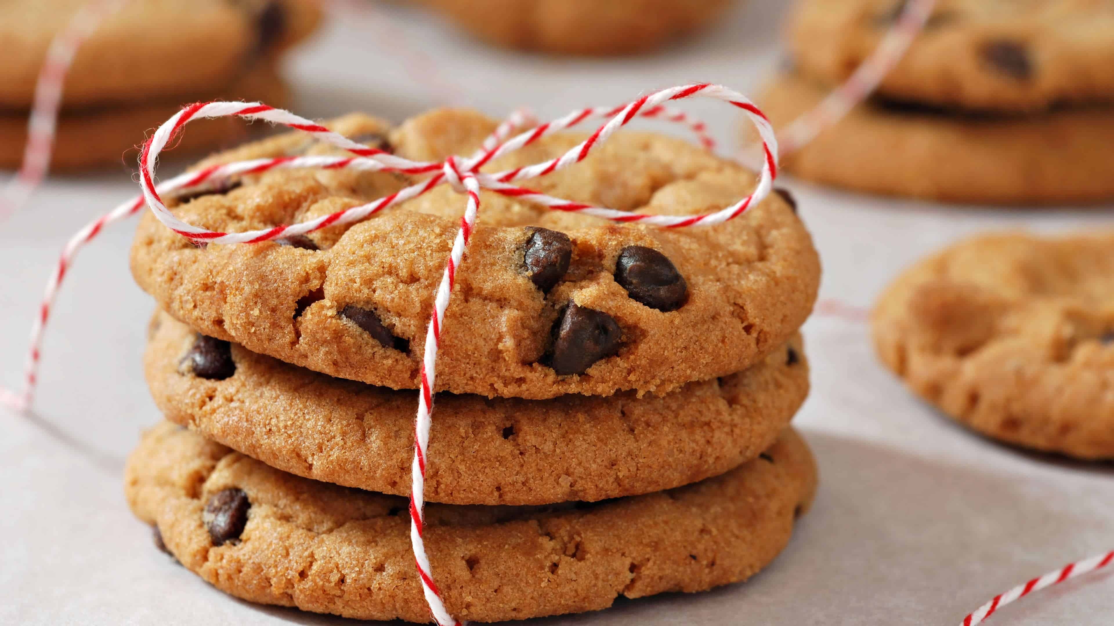 Decadent chocolate chip cookies, UHD 4K wallpaper, Crave-worthy indulgence, Chocolate lovers rejoice, 3840x2160 4K Desktop