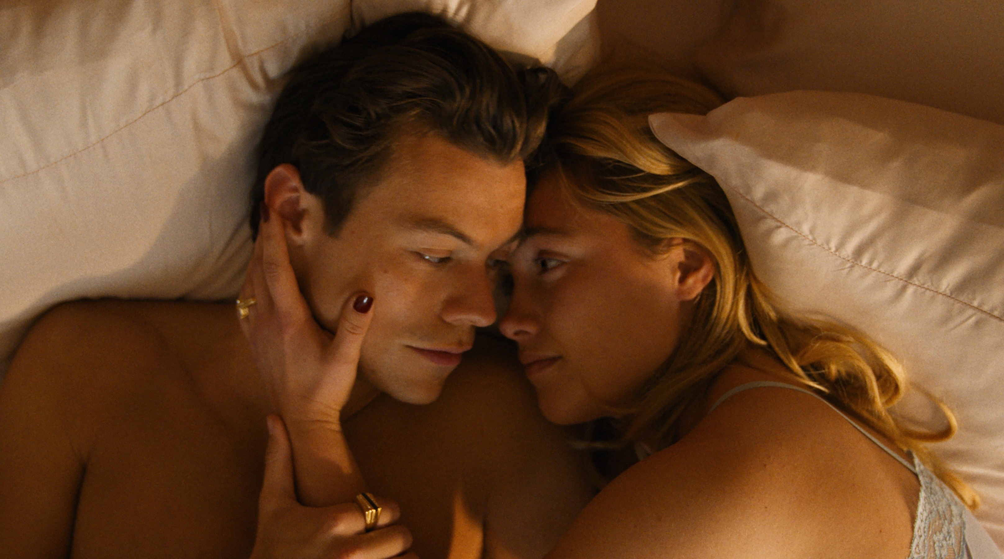 Don't Worry Darling, Harry Styles, Controversial scene, Fan reactions, 3240x1800 HD Desktop