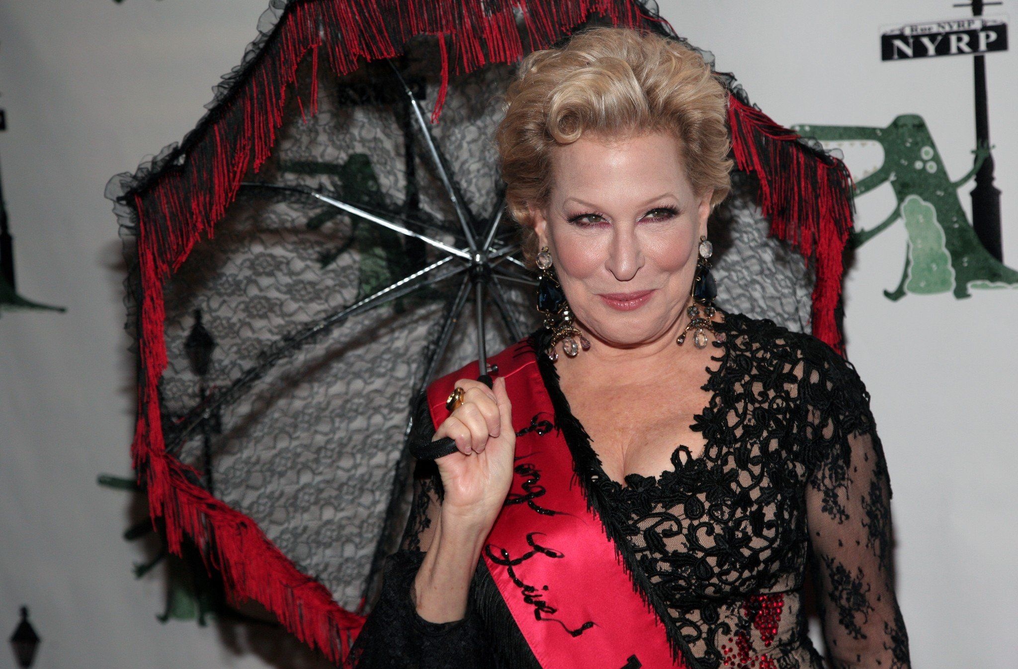 Bette Midler, Performance, Oscar gala, A memorable night, 2050x1350 HD Desktop