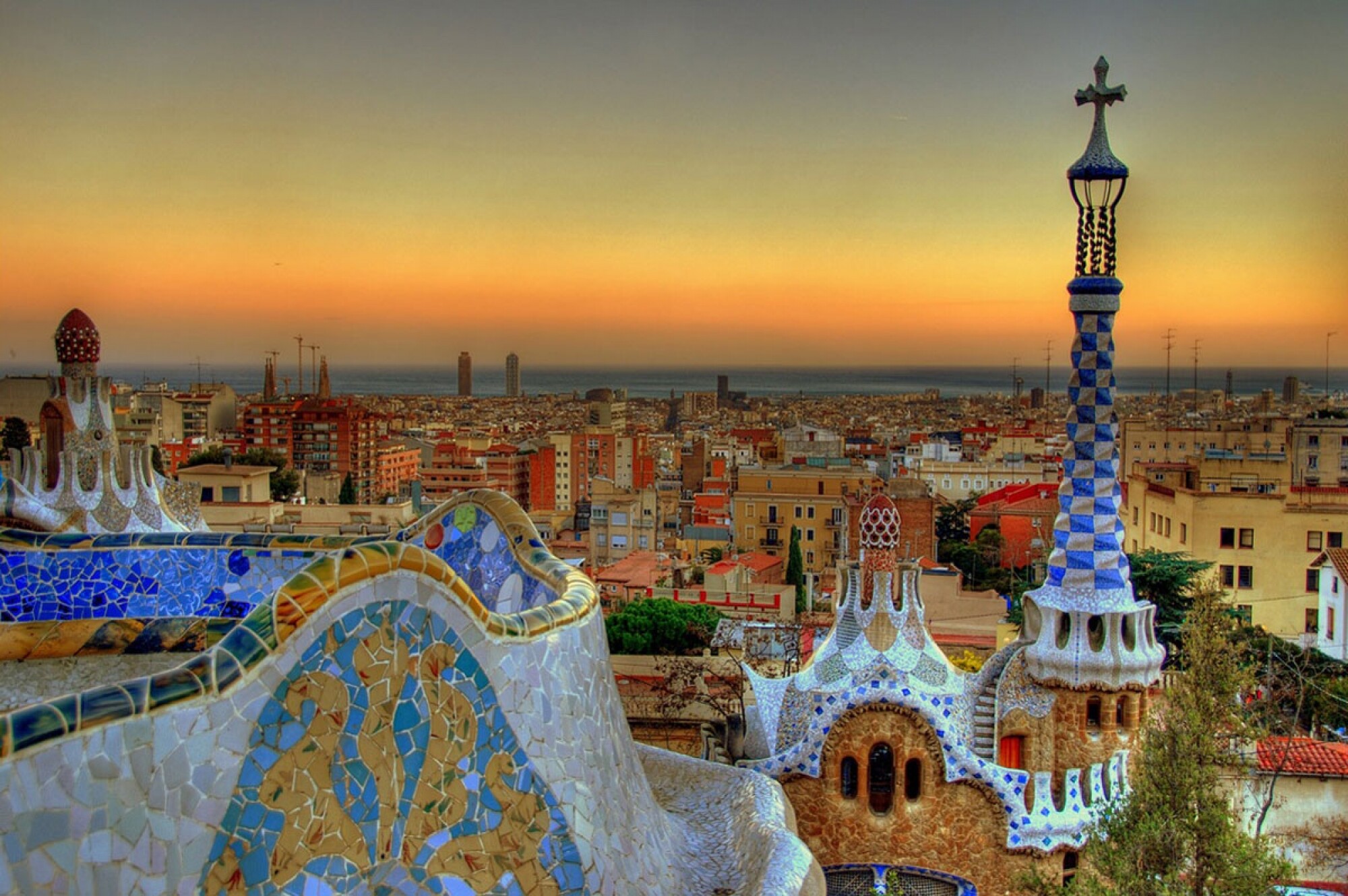 Captivating Barcelona, Vibrant cityscape, Historic landmarks, Cultural richness, 2000x1330 HD Desktop