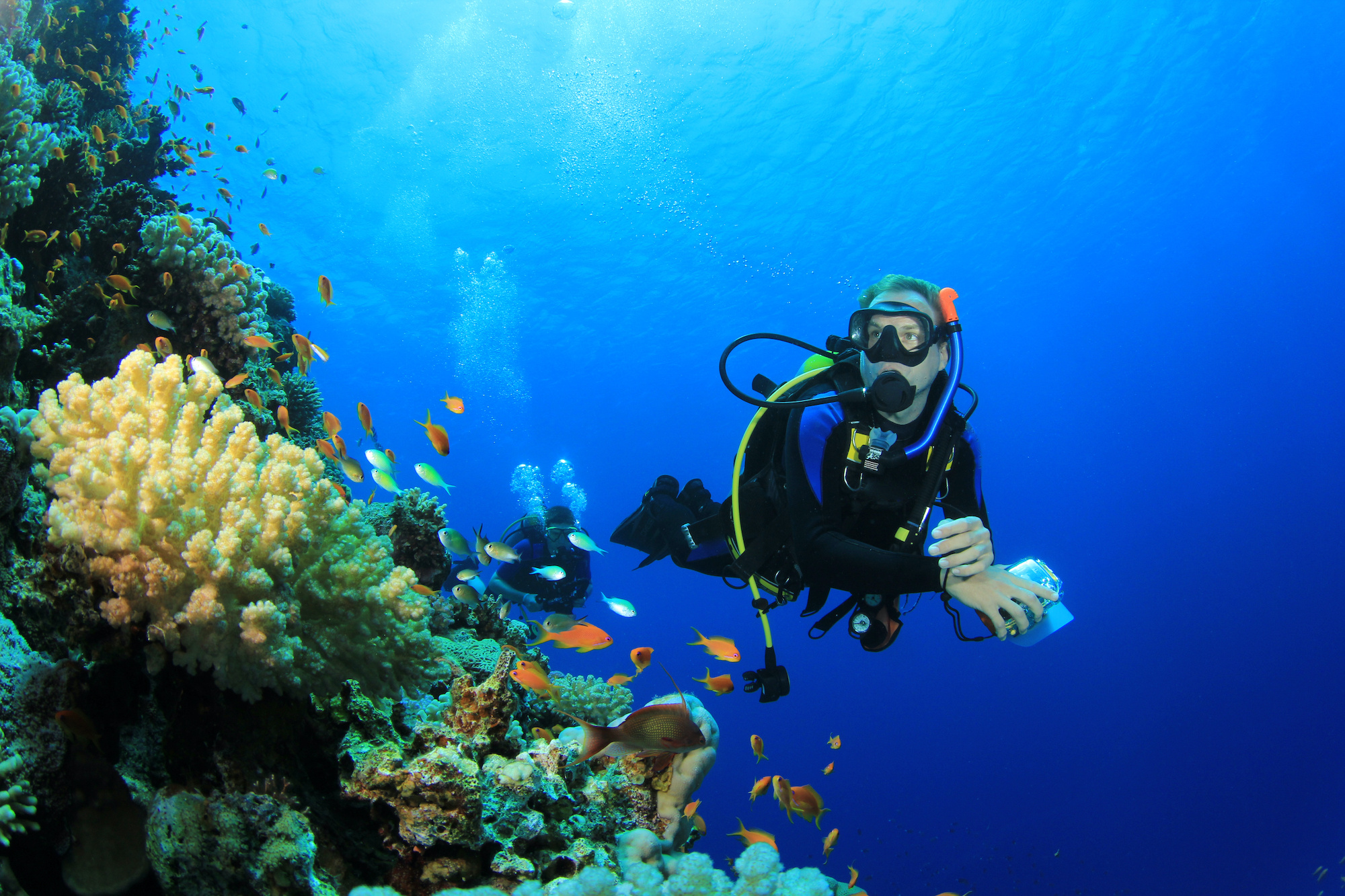 Scuba diving experience, Underwater adventure, Dive enthusiasts, Discovering the underwater world, 2000x1340 HD Desktop