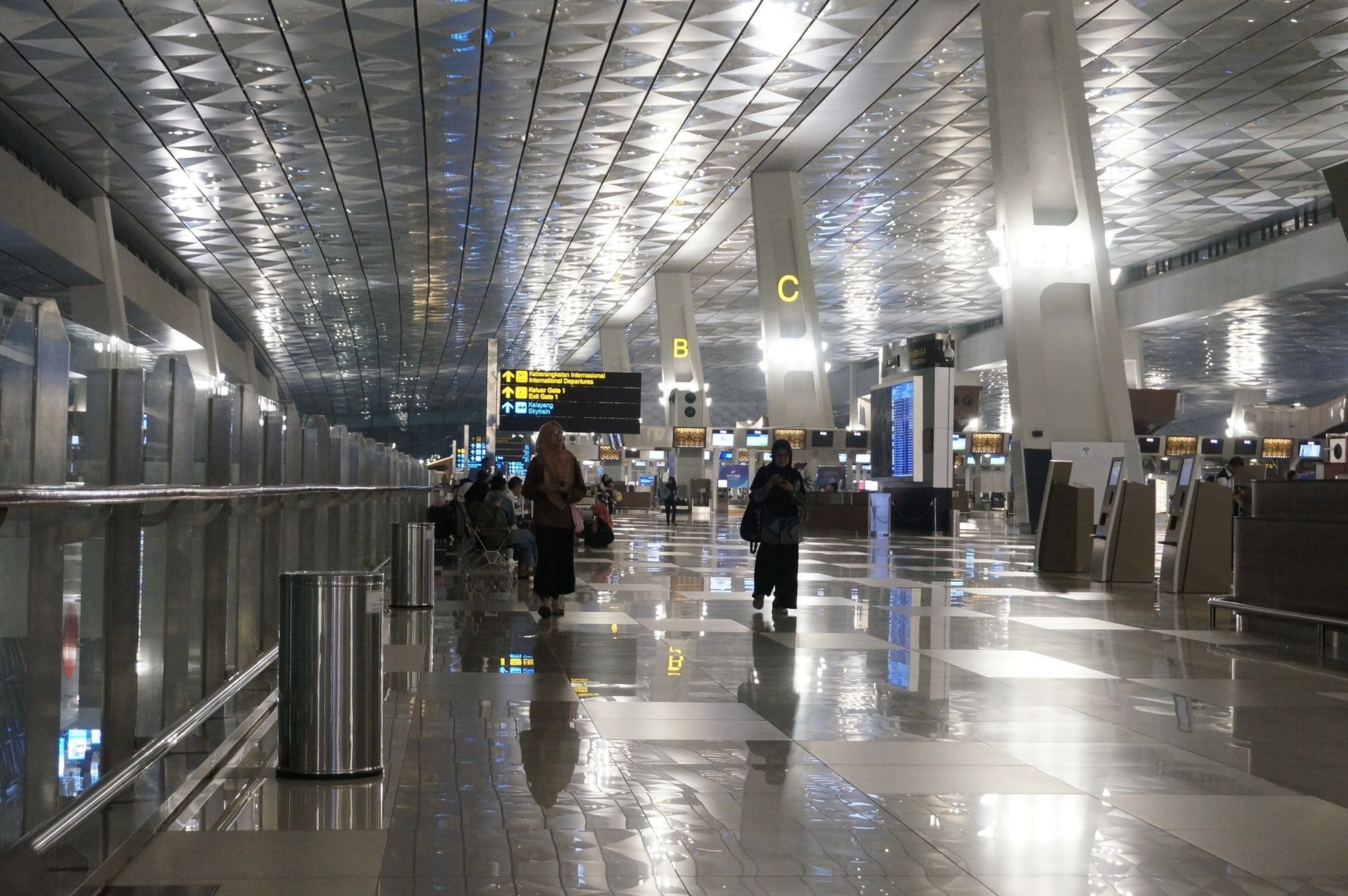 Soekarno-Hatta Airport, Jakarta, Terminal 3, Stock photos, 2000x1330 HD Desktop