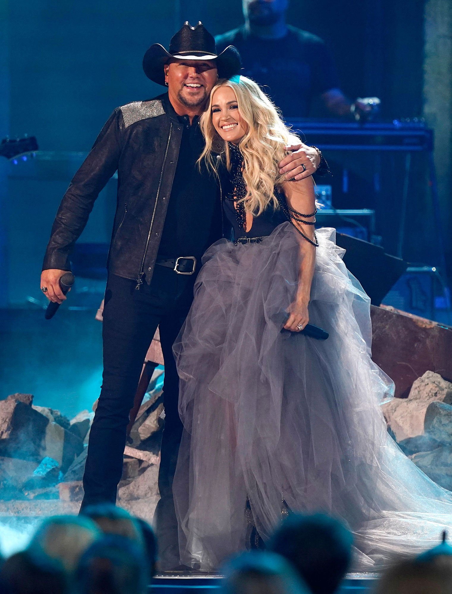 Carrie Underwood, CMAs duet with Jason Aldean, 1530x2000 HD Phone