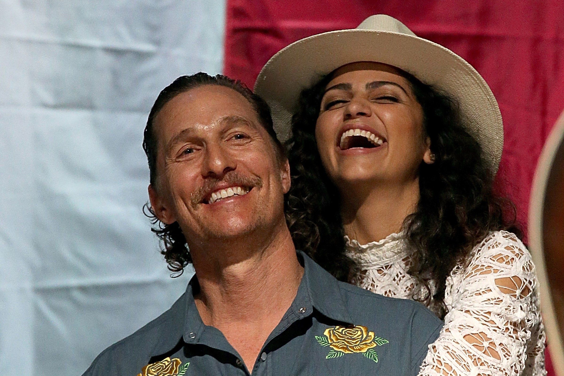 Matthew McConaughey, Camila McConaughey, Celebrity wedding, Fashionable couple, 2400x1600 HD Desktop