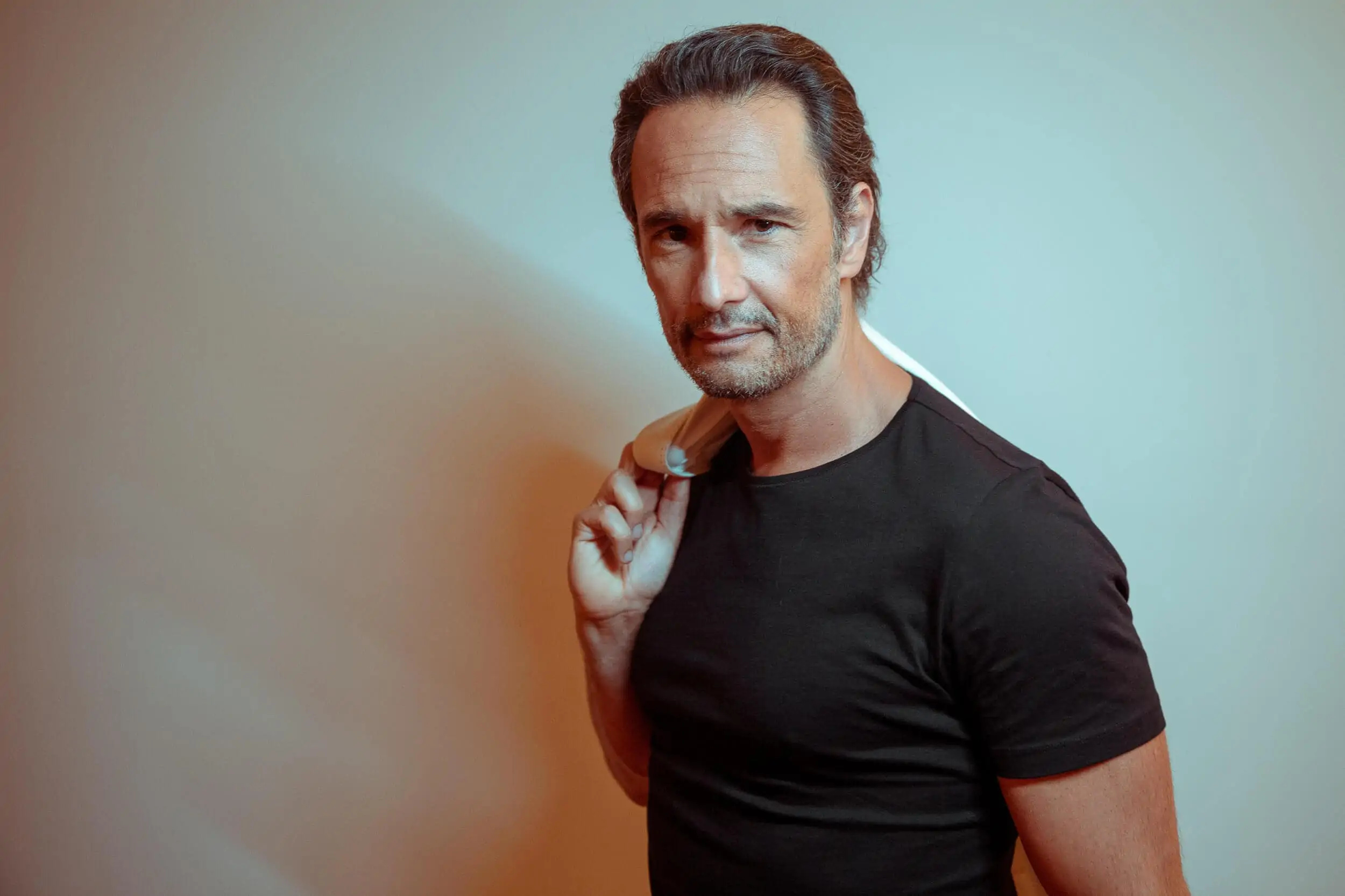 Interview, Rodrigo Santoro, Sense of guilt, Italian rve, 2500x1670 HD Desktop