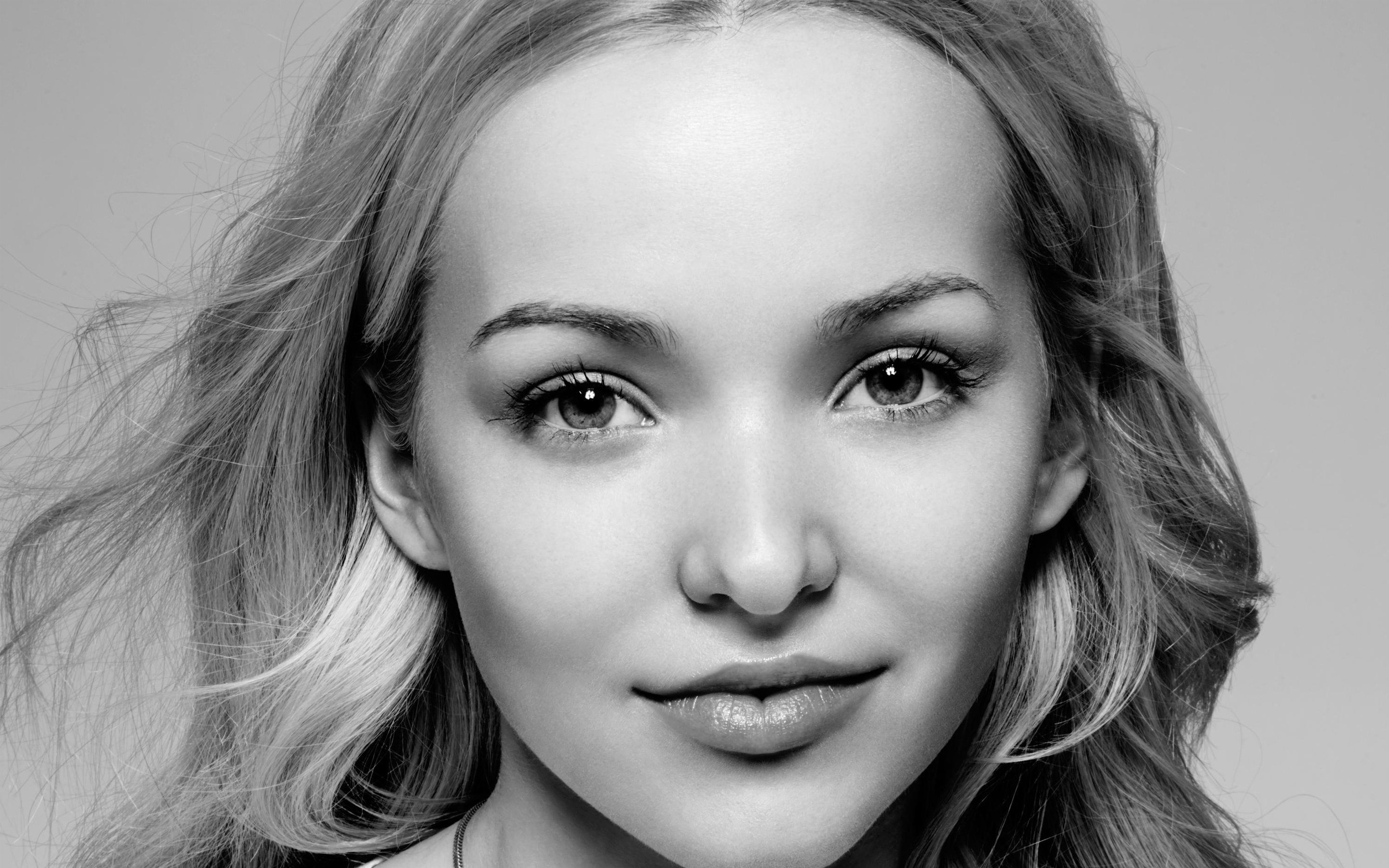 Dove Cameron, Monochrome wallpaper, Striking face, Captivating image, 2880x1800 HD Desktop