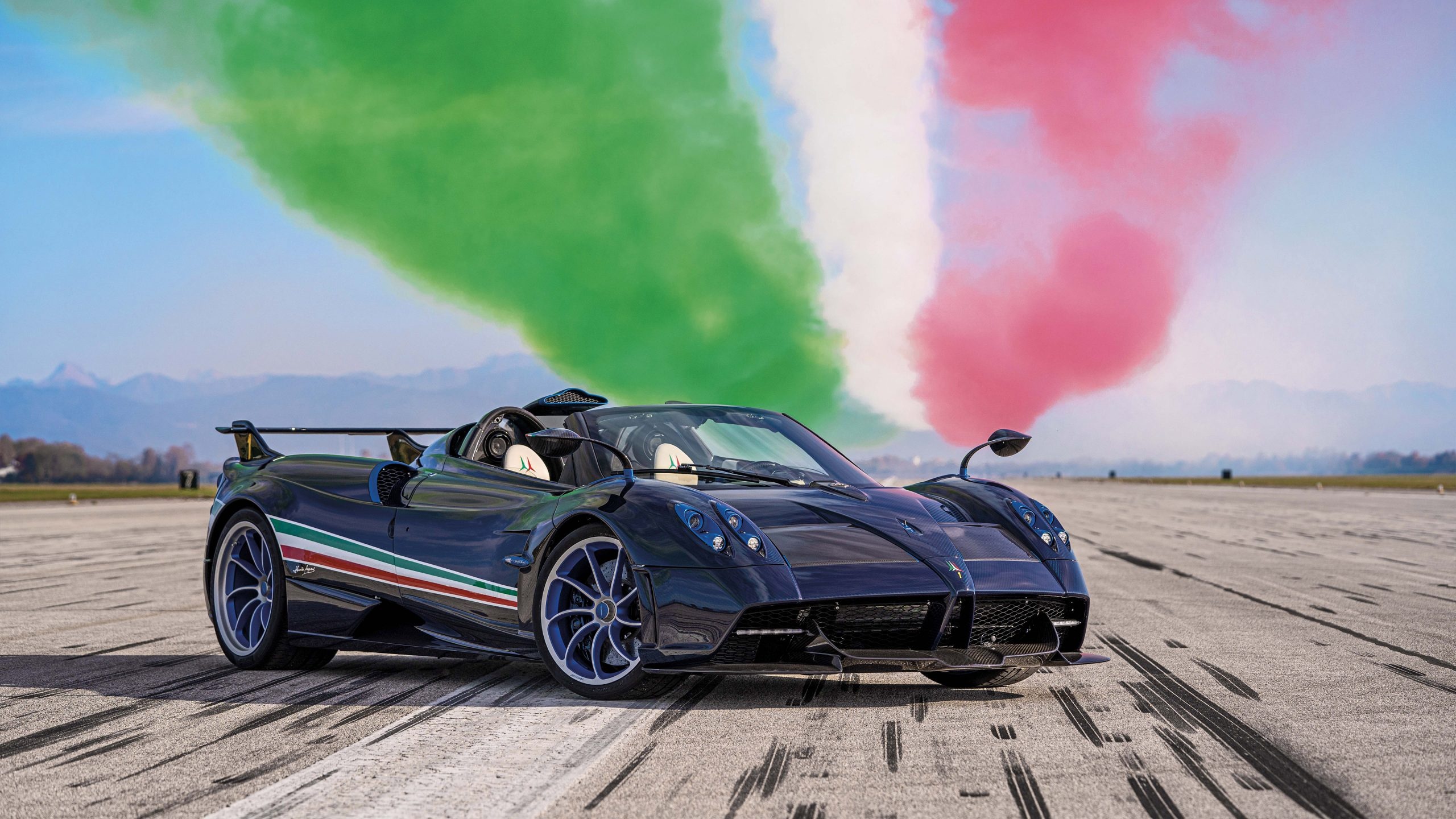 Pagani Huayra Tricolore, Italian tricolor smoke, airport runway, HD Desktop wallpaper