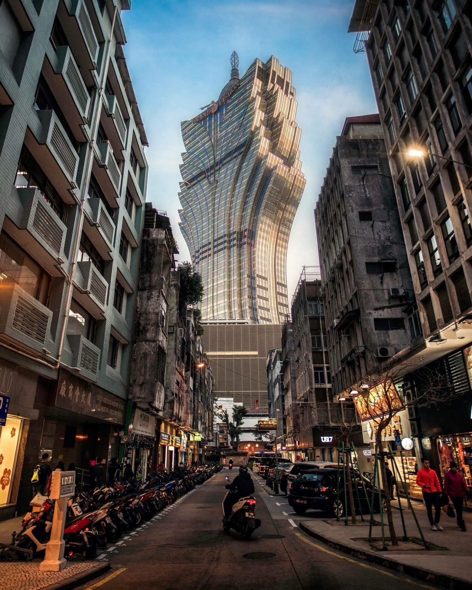 Grand Lisboa Macau, Macau travel, Macau travel pictures, OC Macau, 1640x2050 HD Phone