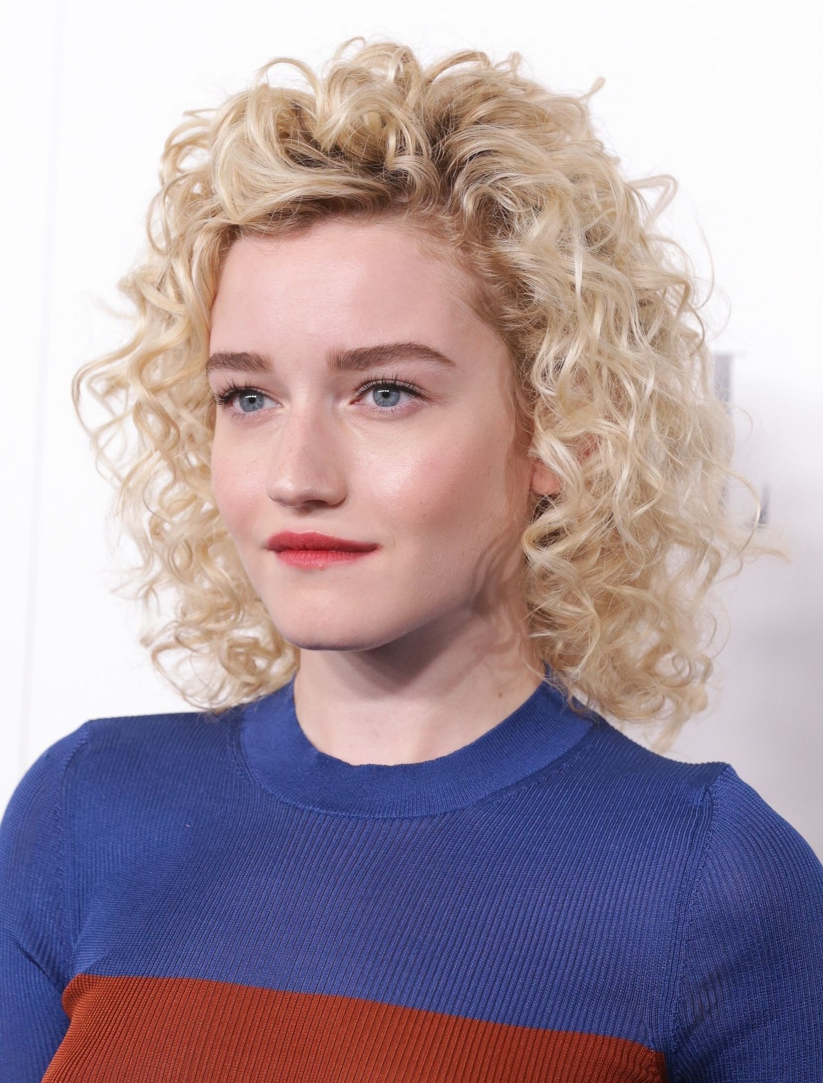 Julia Garner, Celebrity status, Red carpet appearances, Hollywood recognition, 1660x2190 HD Phone