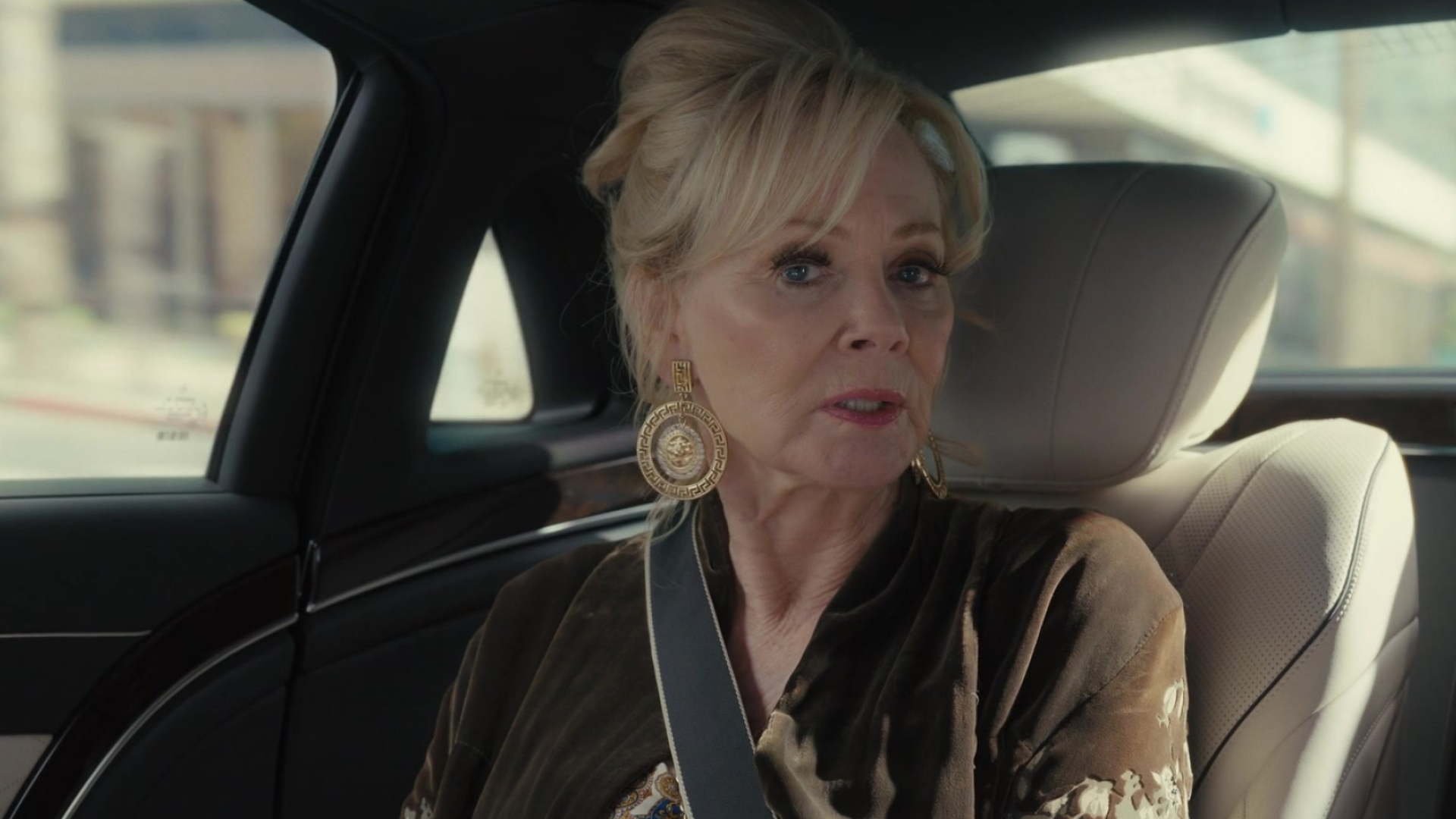 Jean Smart, Deborah Vance, Hacks s02e01, Versace earrings, 1920x1080 Full HD Desktop