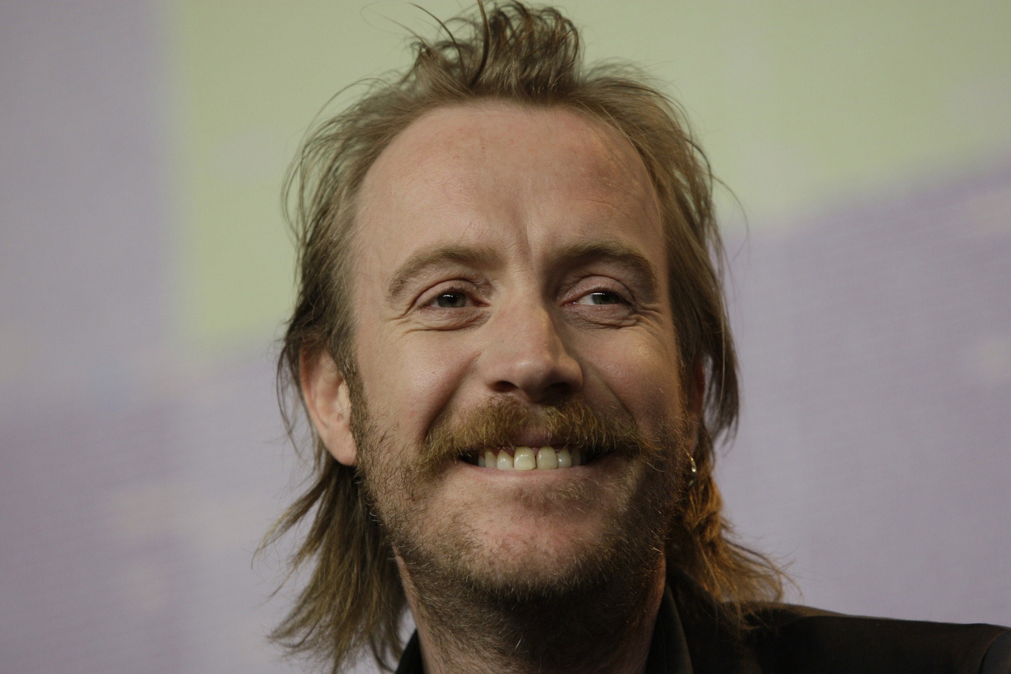 Rhys Ifans, Spider-Man villain, Casting news, Antagonistic role, 2050x1370 HD Desktop