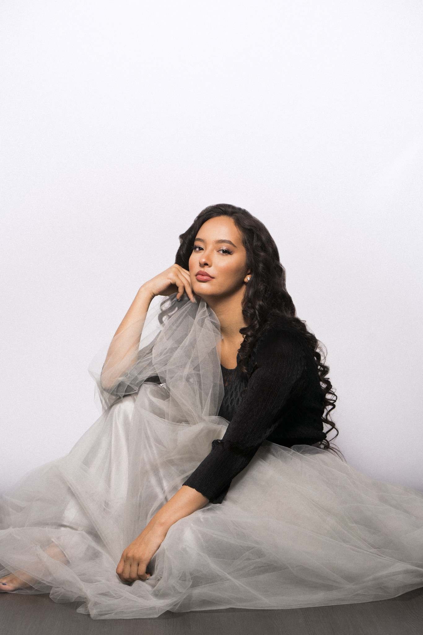 Faouzia, Sold-out concerts, Winnipeg Free Press, Support, 1370x2050 HD Phone