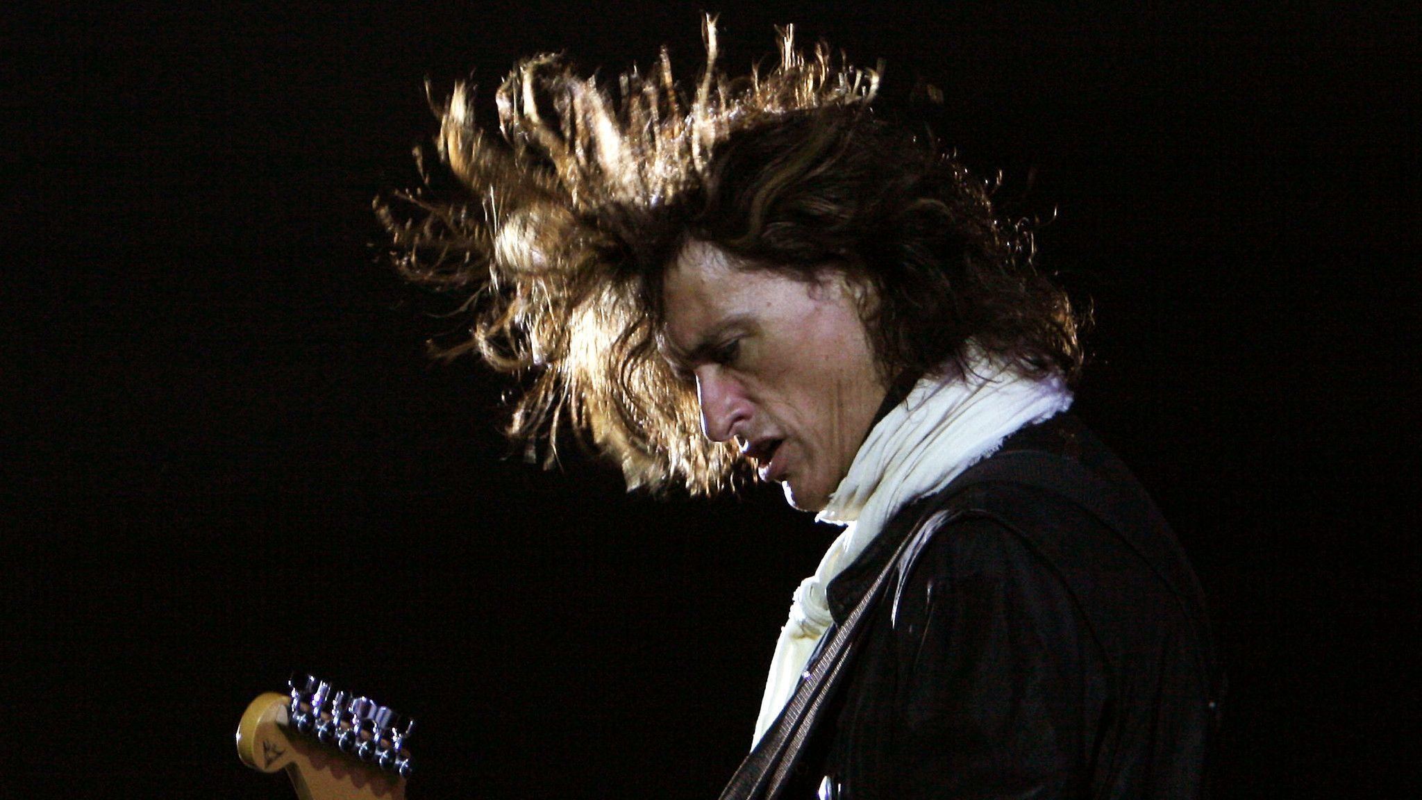 Joe Perry, Hospitalization update, Chicago Tribune, 2050x1160 HD Desktop