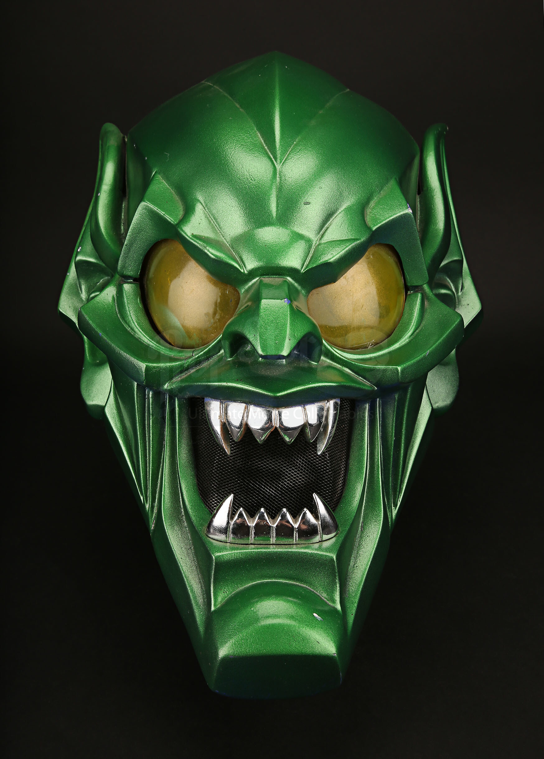 Green Goblin, Ultimate movie collectibles, Fans' dream, Official props, 1750x2440 HD Phone