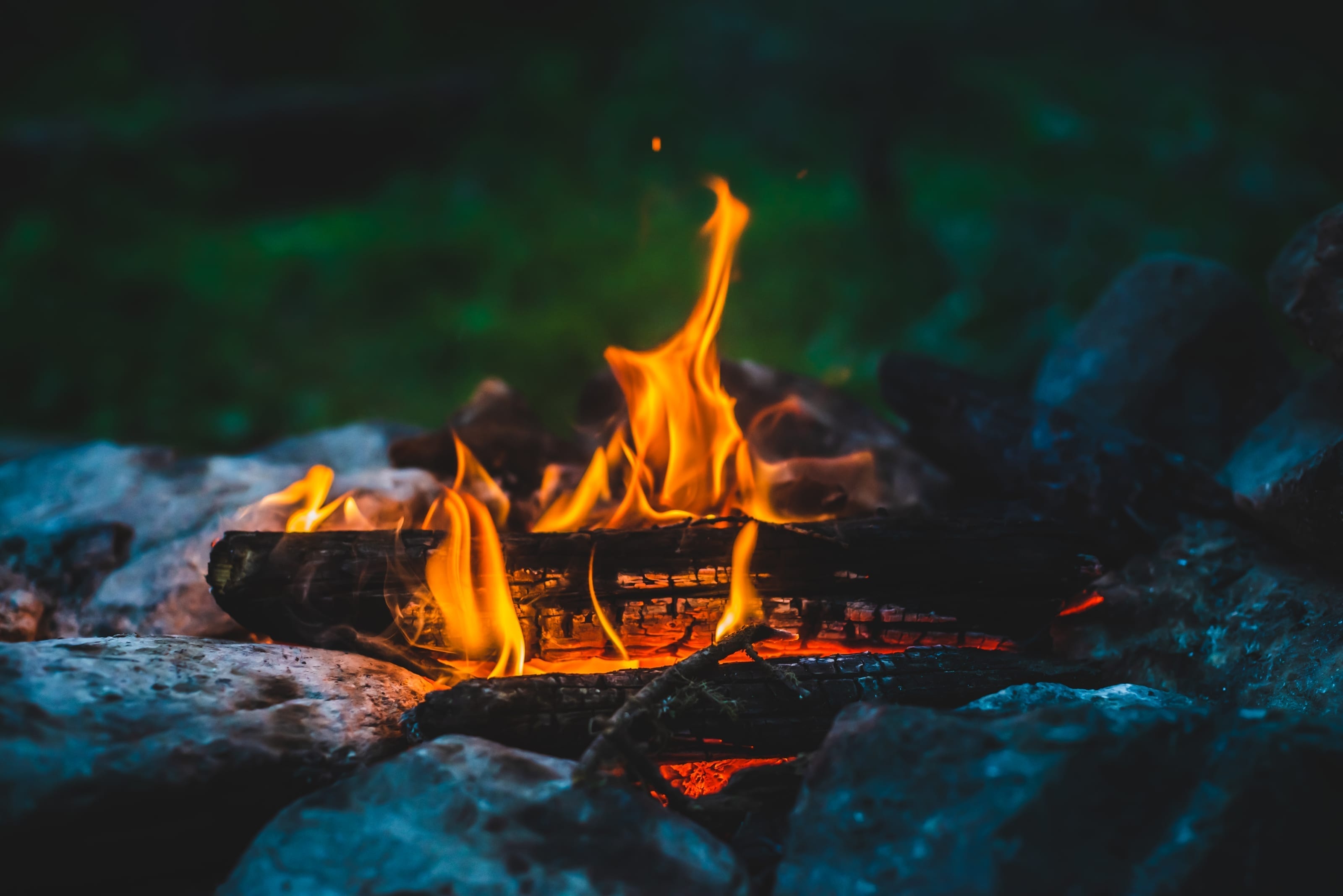 Recreational fire ban lifted, Enjoying fire in the city, Bellingham's flame embrace, Fire in urban setting, Community's fiery joy, 3200x2140 HD Desktop