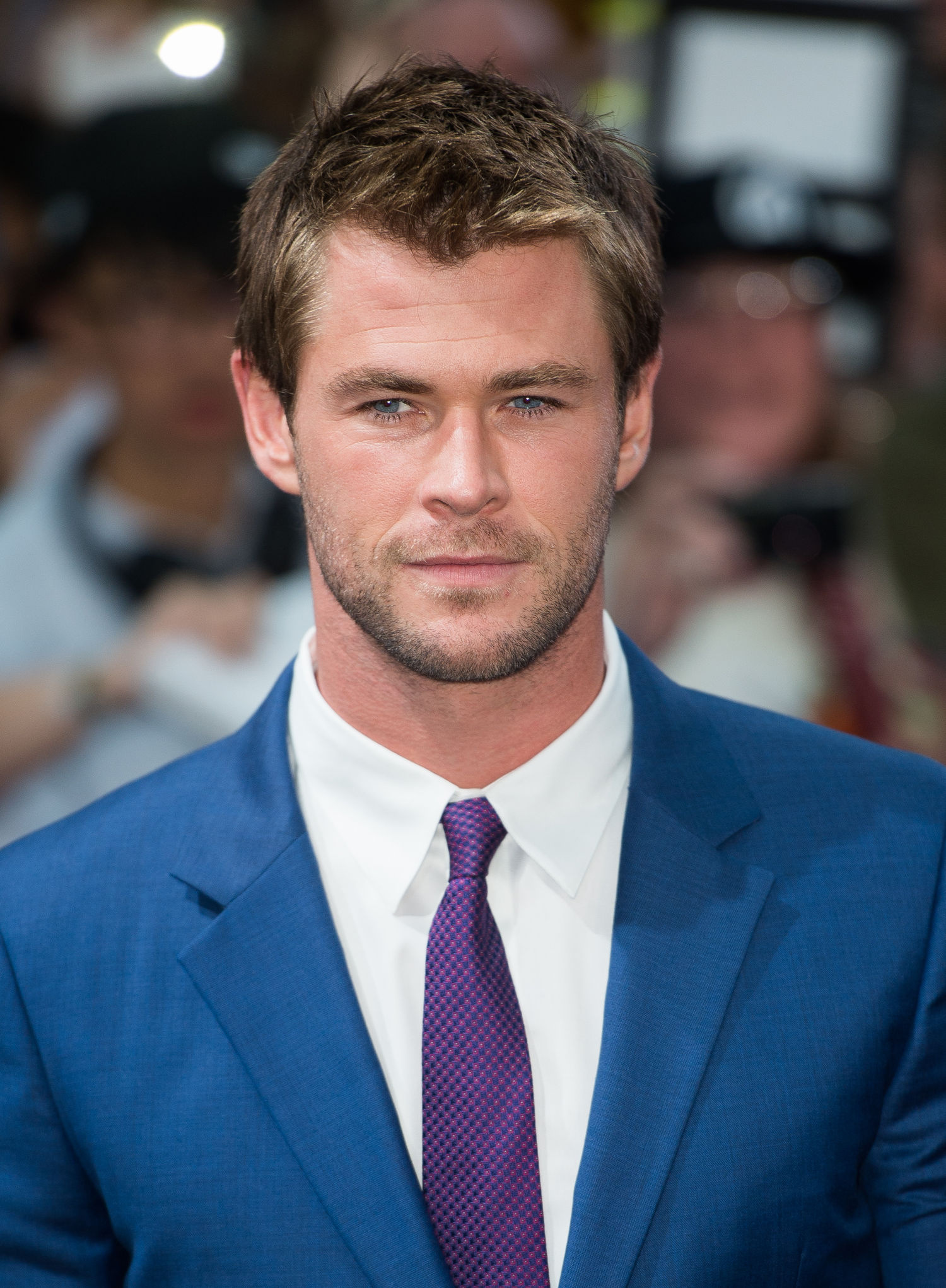 Chris Hemsworth, Celebrity HQ pictures, 4K wallpapers, 2019, 1500x2050 HD Phone