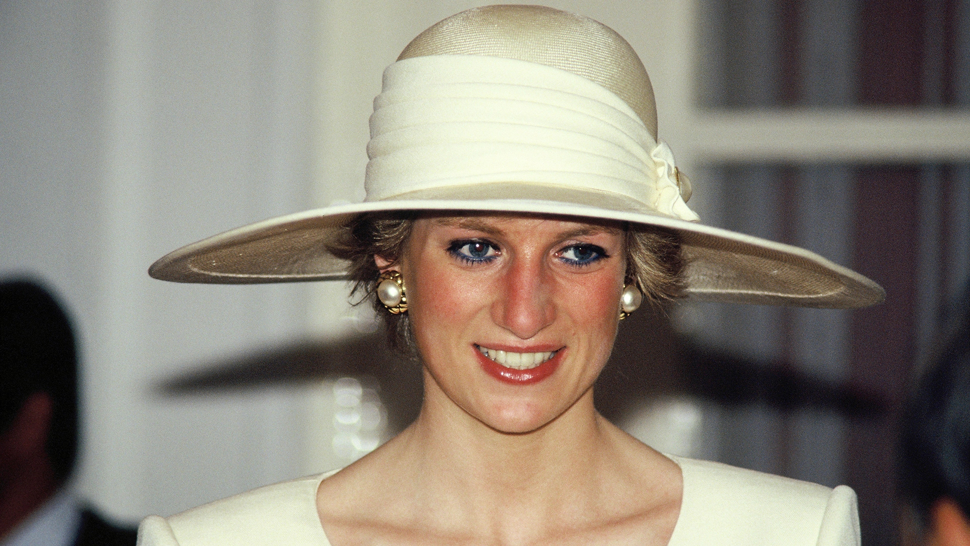 Princess Diana, Red nails, Breaking royal beauty tradition, 1920x1080 Full HD Desktop