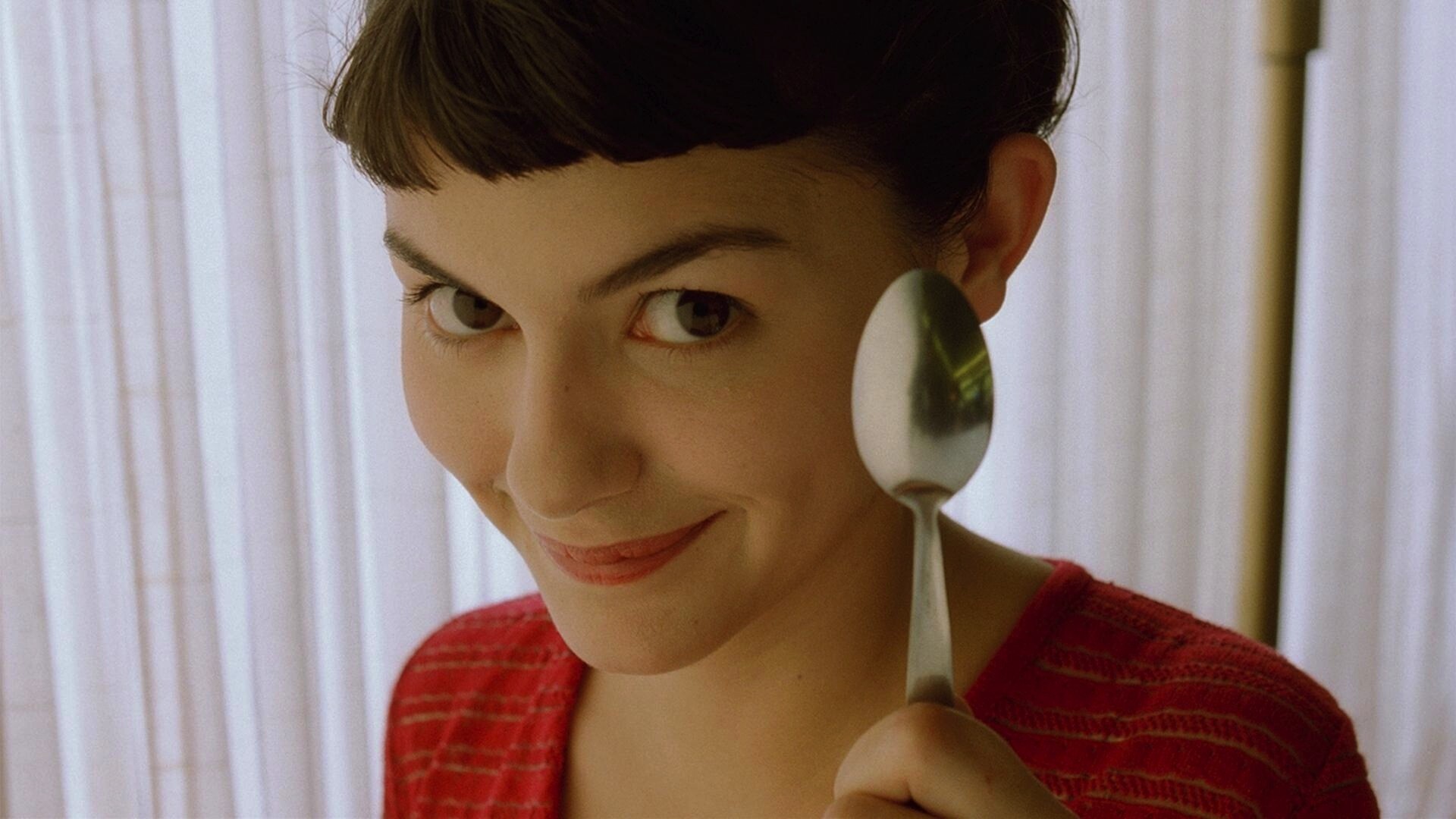 Amelie 2001, Isolation as opening, Steemkr blog, Unique storytelling, 1920x1080 Full HD Desktop