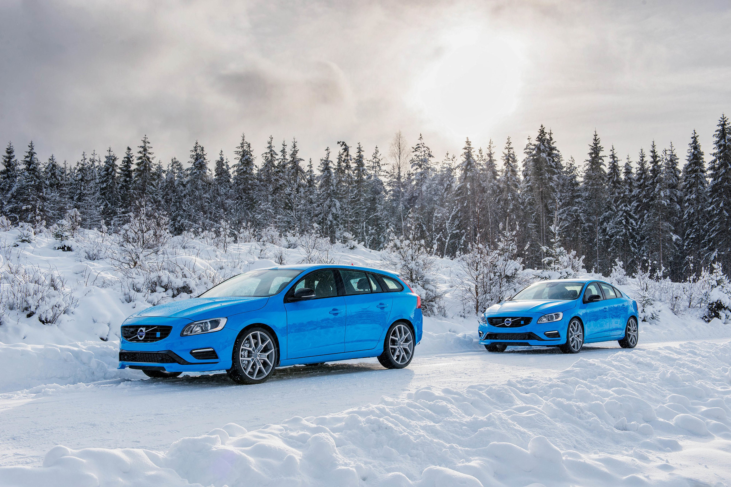 Station Wagon vs Sedan, Volvo S60 Wallpaper, 2500x1670 HD Desktop