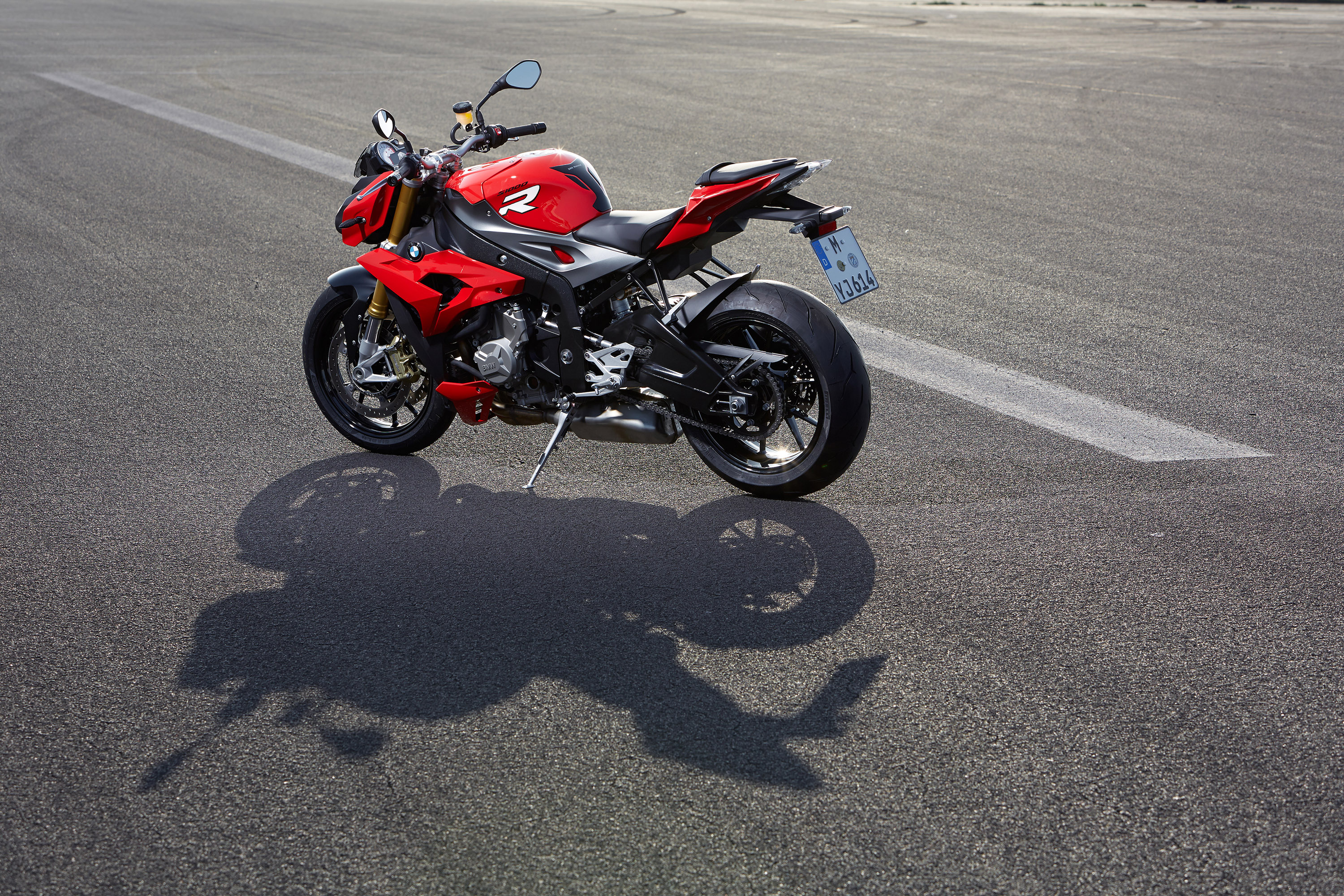 BMW S 1000 R, Timeless elegance, Enhanced aerodynamics, Racing heritage, 3000x2000 HD Desktop