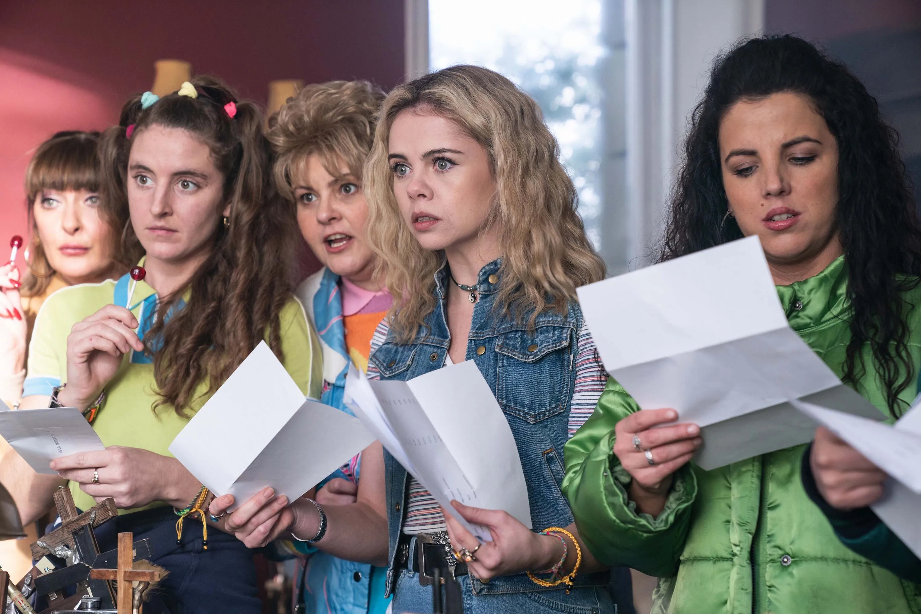 Derry Girls fans, Channel 4 schedule shake-up, Frustration, Change in programming, 3050x2040 HD Desktop