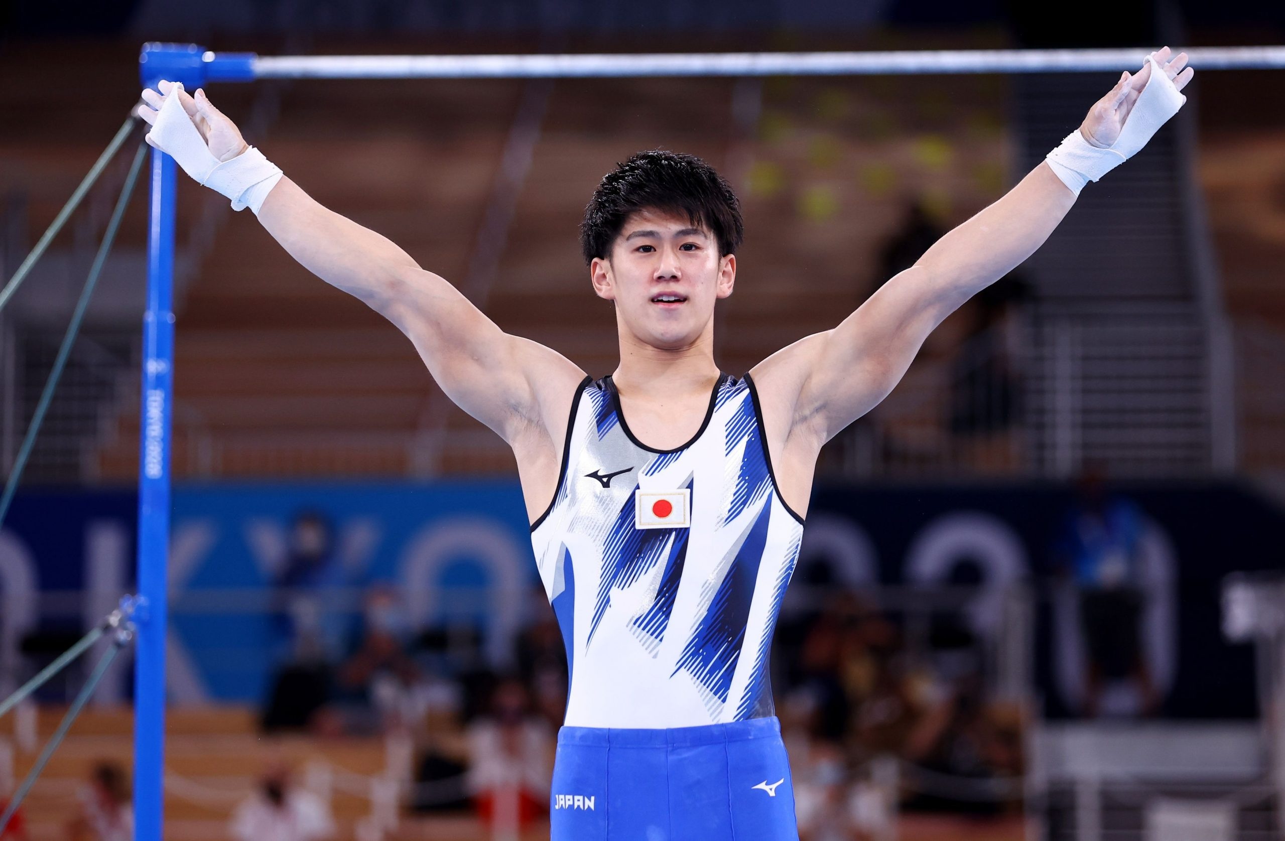 Gymnastics, Daiki Hashimoto, Horizontal bar, Gold medal, 2560x1680 HD Desktop