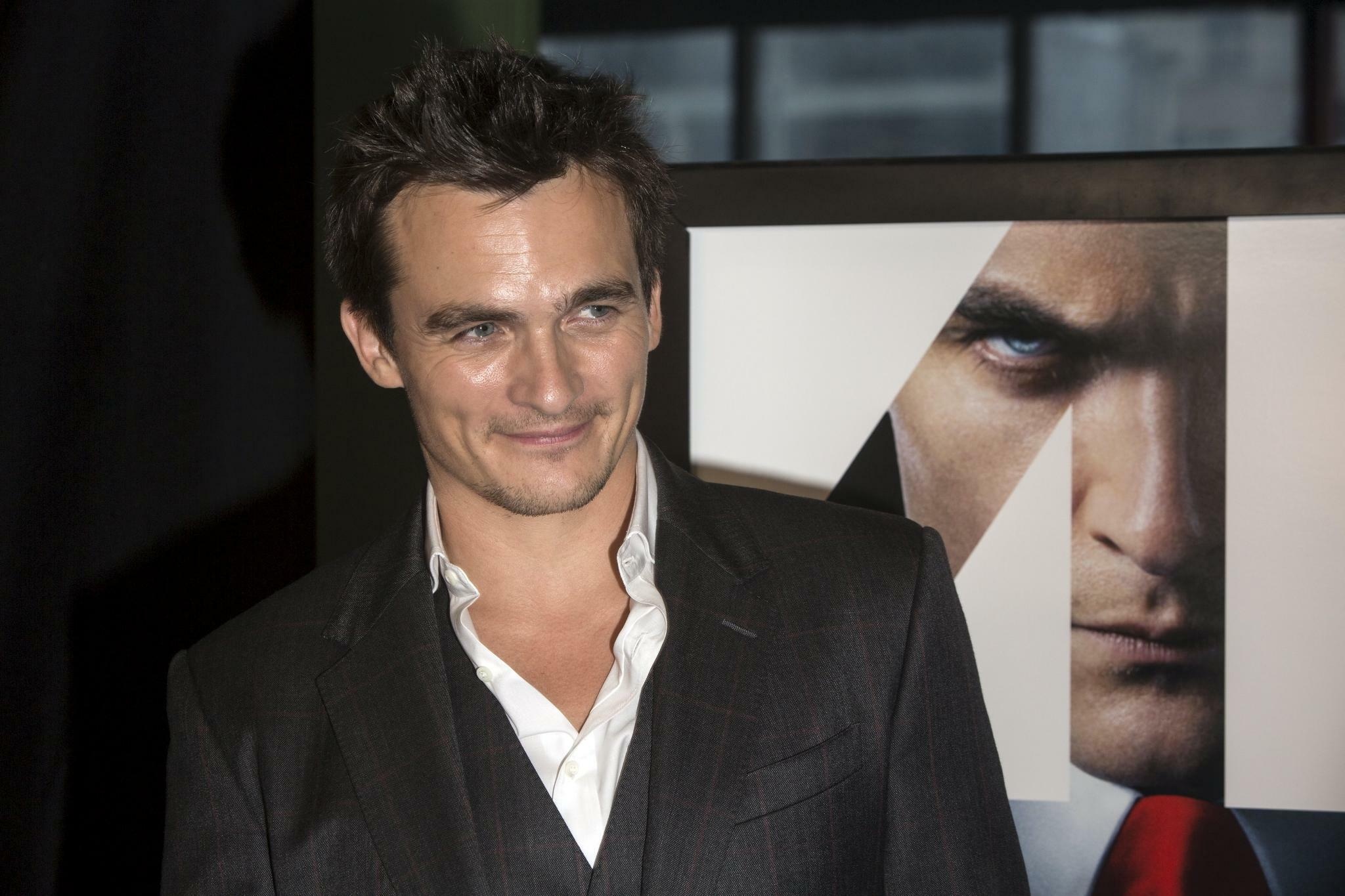 Rupert Friend, Berlin lifestyle, Homebody, Introverted actor, 2050x1370 HD Desktop