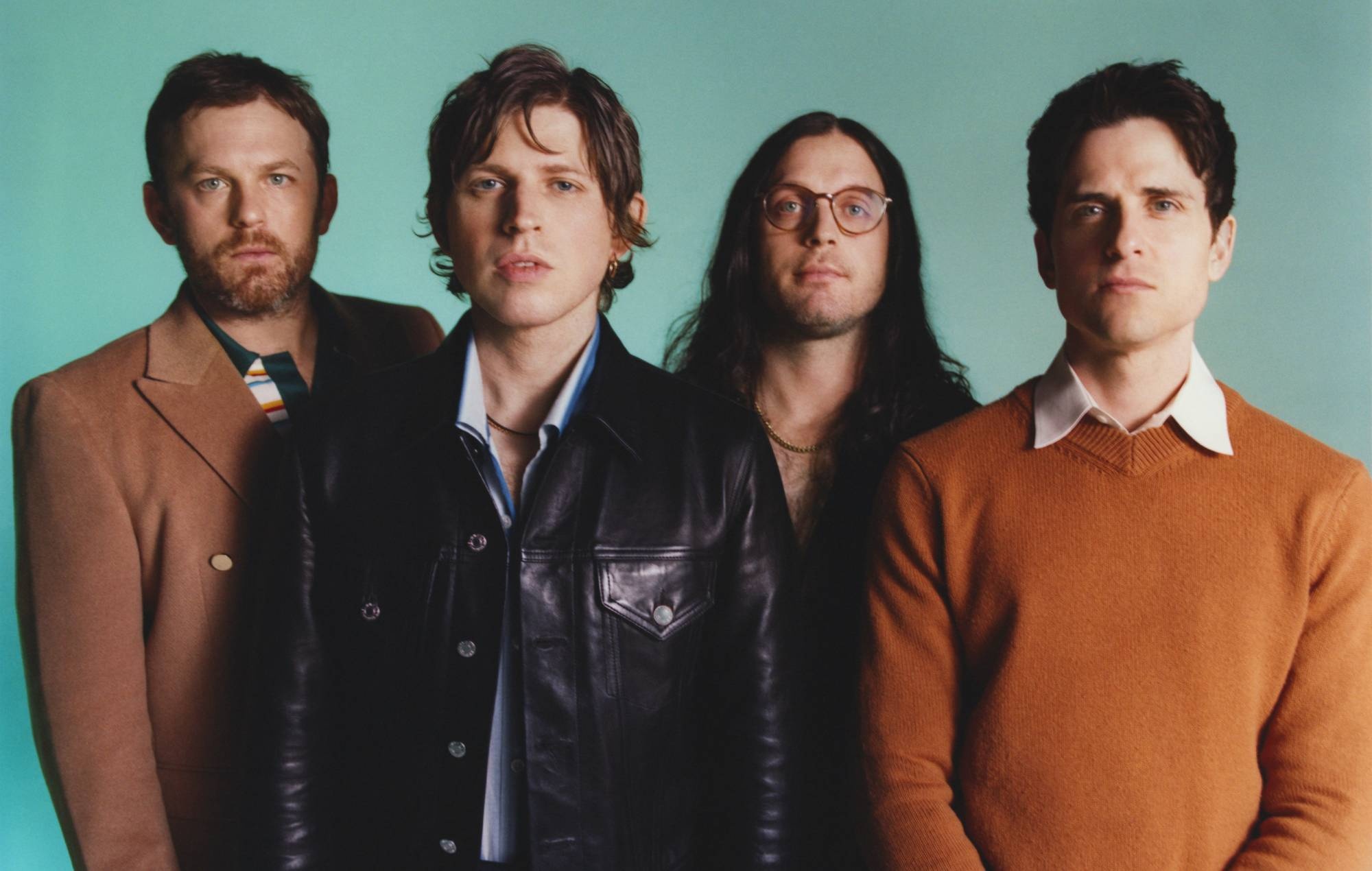 Kings of Leon, Music history, Milestone moments, Groundbreaking achievements, 2000x1270 HD Desktop