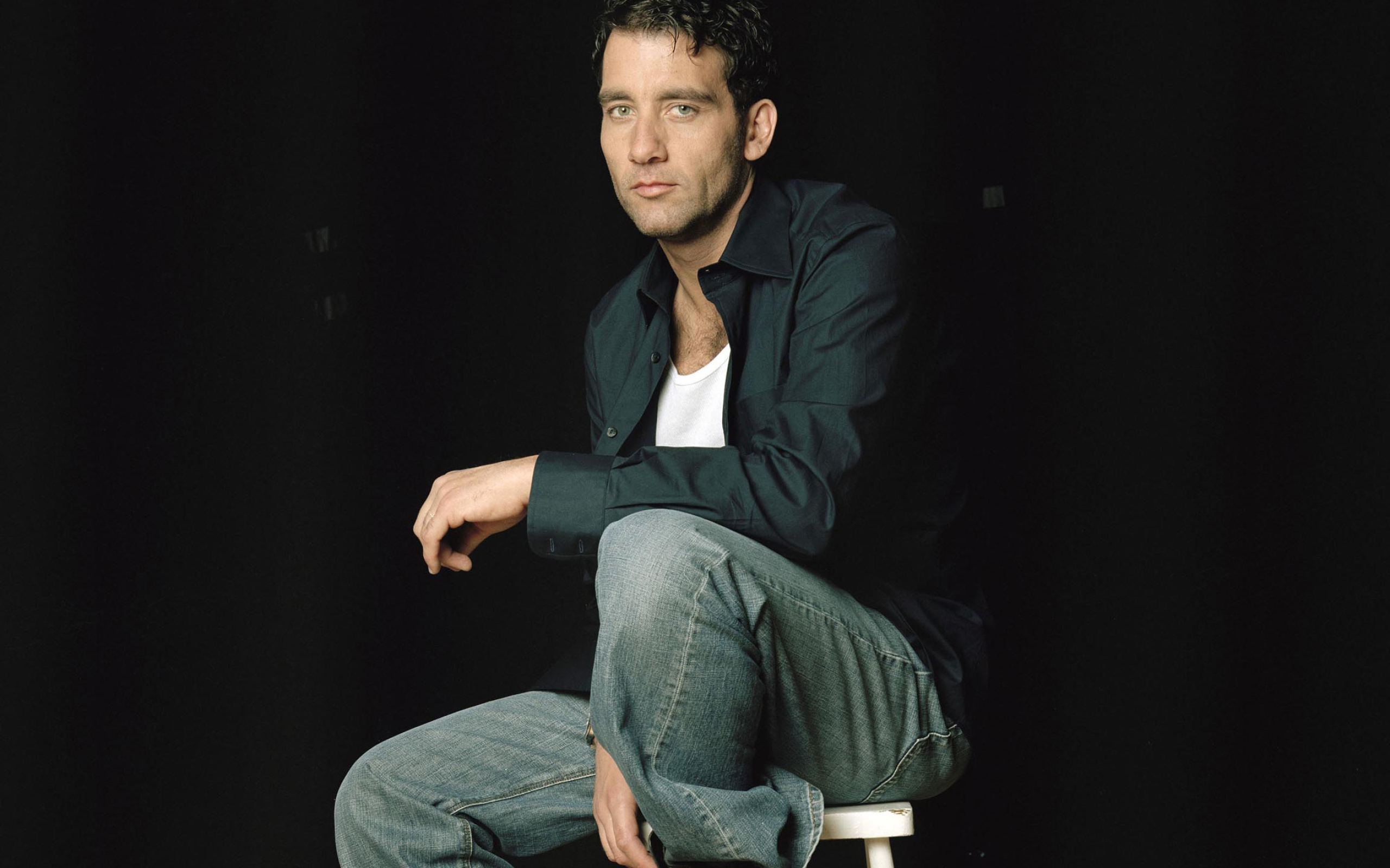 Clive Owen, Male Celebrity, Wallpapers, Stylish, 2560x1600 HD Desktop