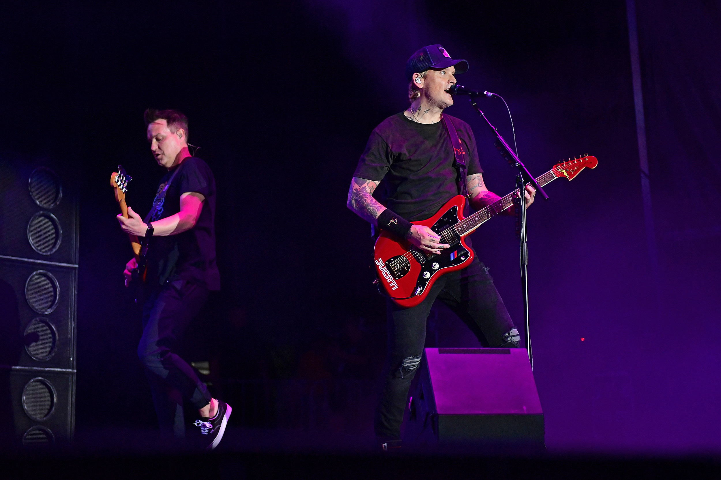 Matt Skiba, Mark Hoppus, blink 182, Fort Collins, bars, 2500x1670 HD Desktop